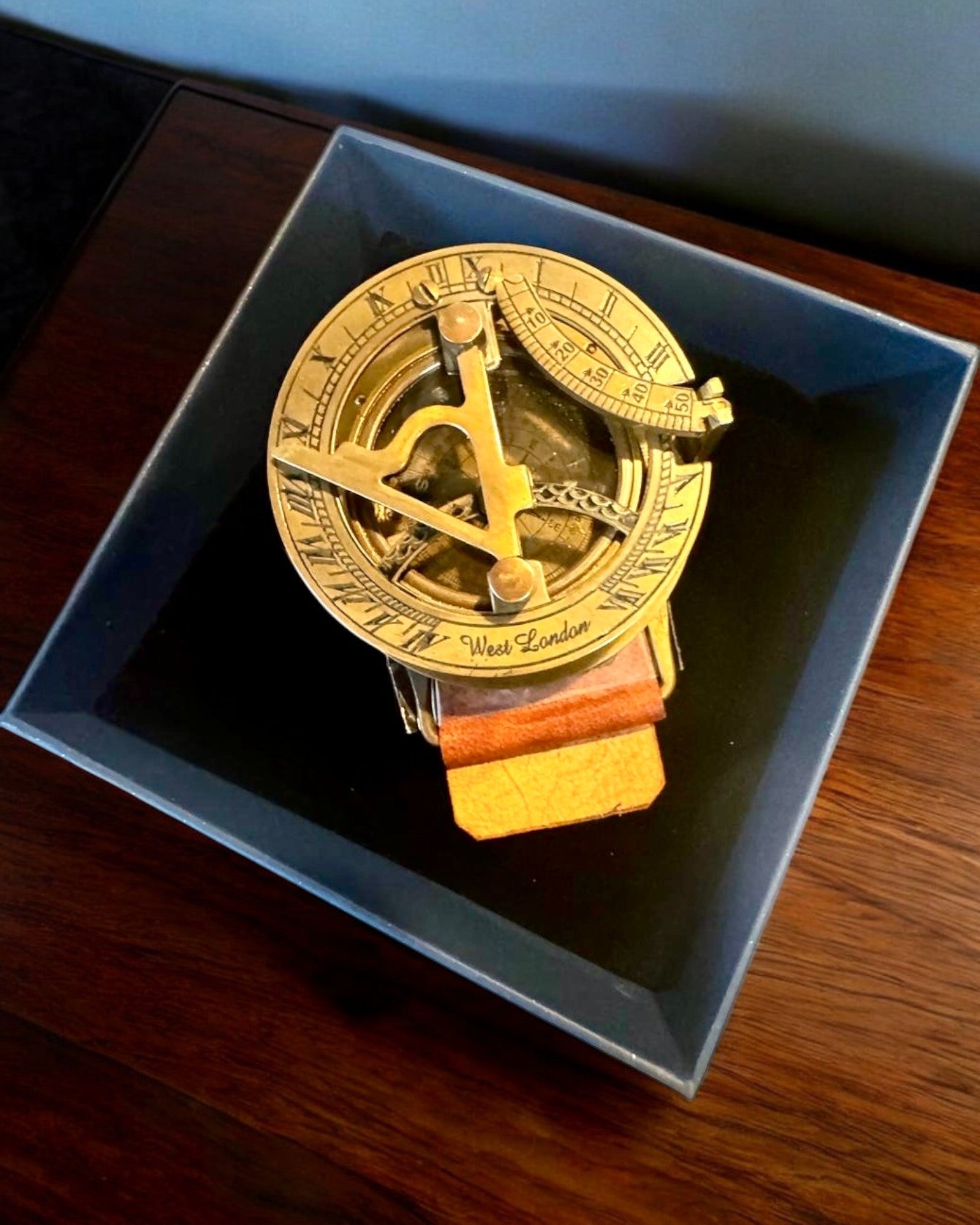 Montre Solaire "Compas Antique", montre-bracelet avec compas, possibilité de personnalisation par gravure