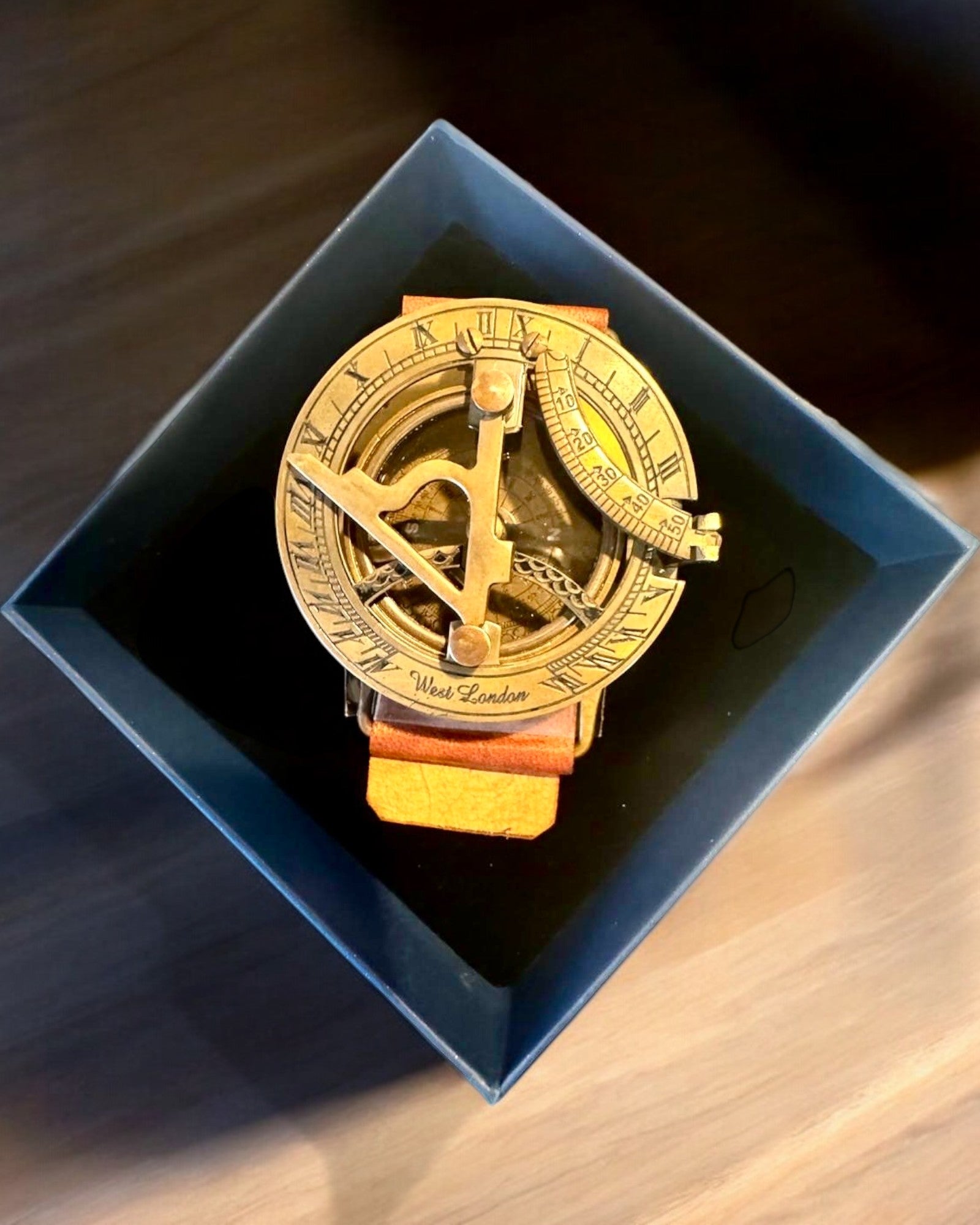 Montre Solaire "Compas Antique", montre-bracelet avec compas, possibilité de personnalisation par gravure