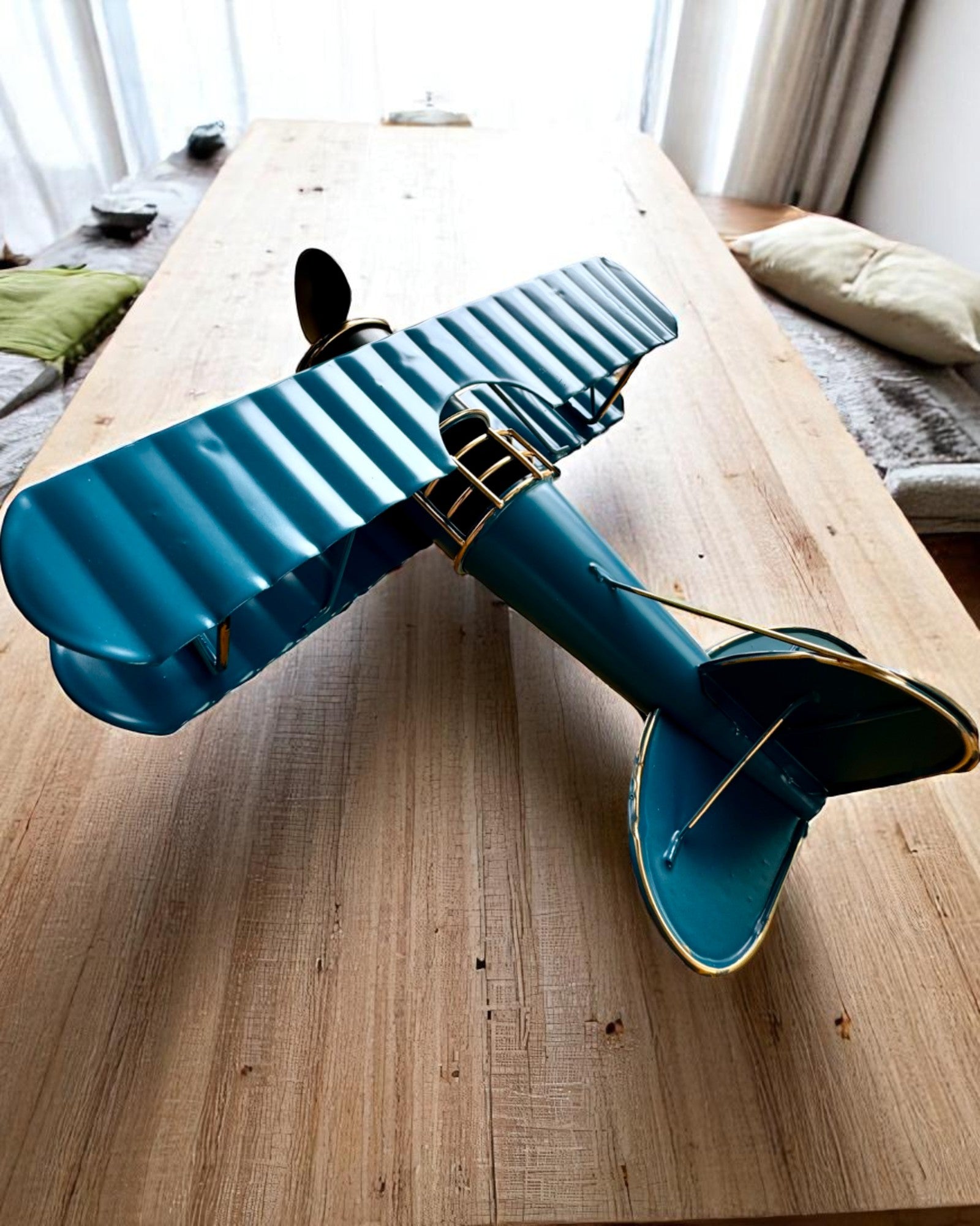 Metalen modelvliegtuig Blue Baron – retro, als cadeau, met graveeroptie