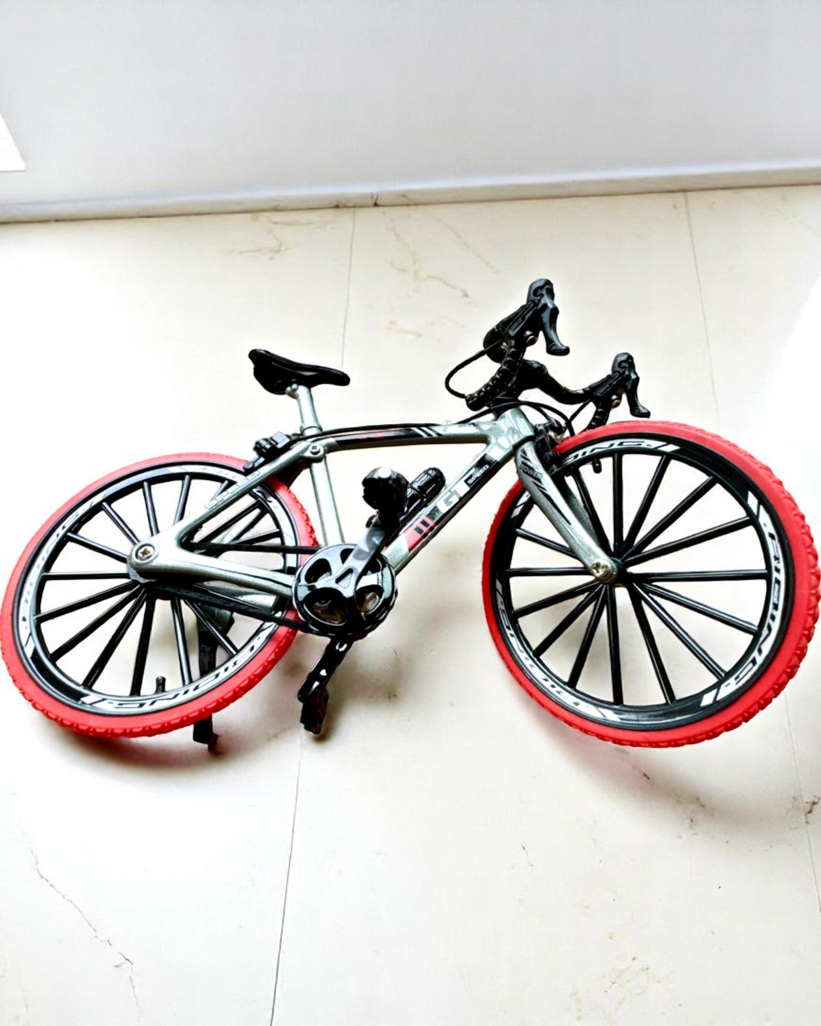 Mini „Speedster” – verzamelmodel met graveeroptie, 2 varianten beschikbaar