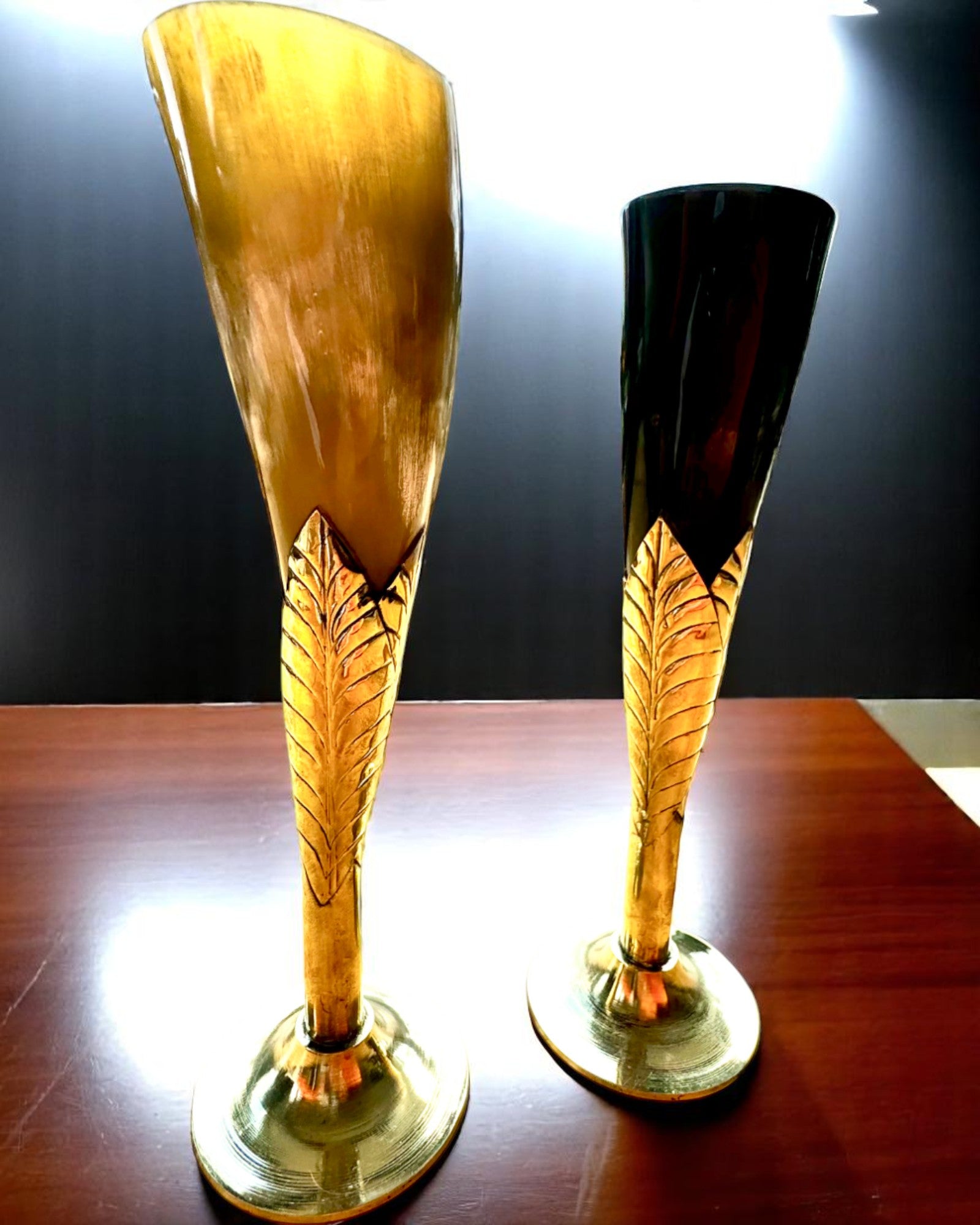 Verre "Esprit de l'Artisanat" en corne de buffle et laiton – fabriqué à la main en Inde, 22 cm, possibilité de personnalisation par gravure pour cadeau