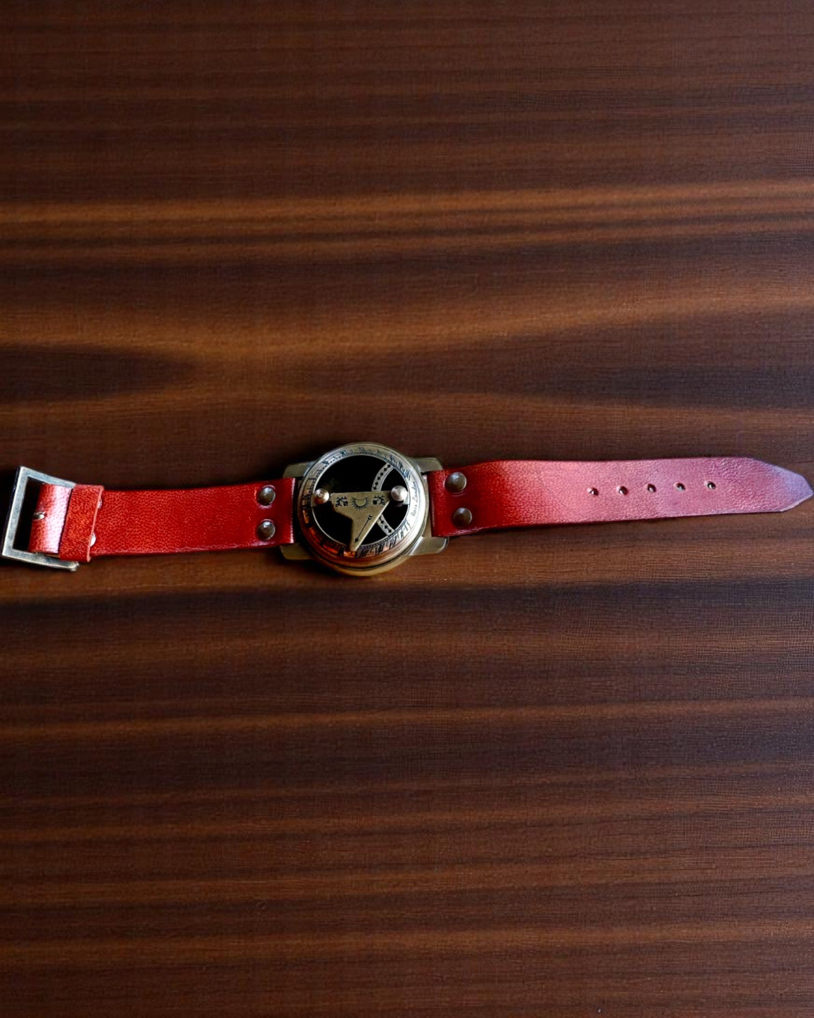 Sonnenuhr mit Kompass - Handgefertigt, Authentisches Handwerk, Gravurmöglichkeit