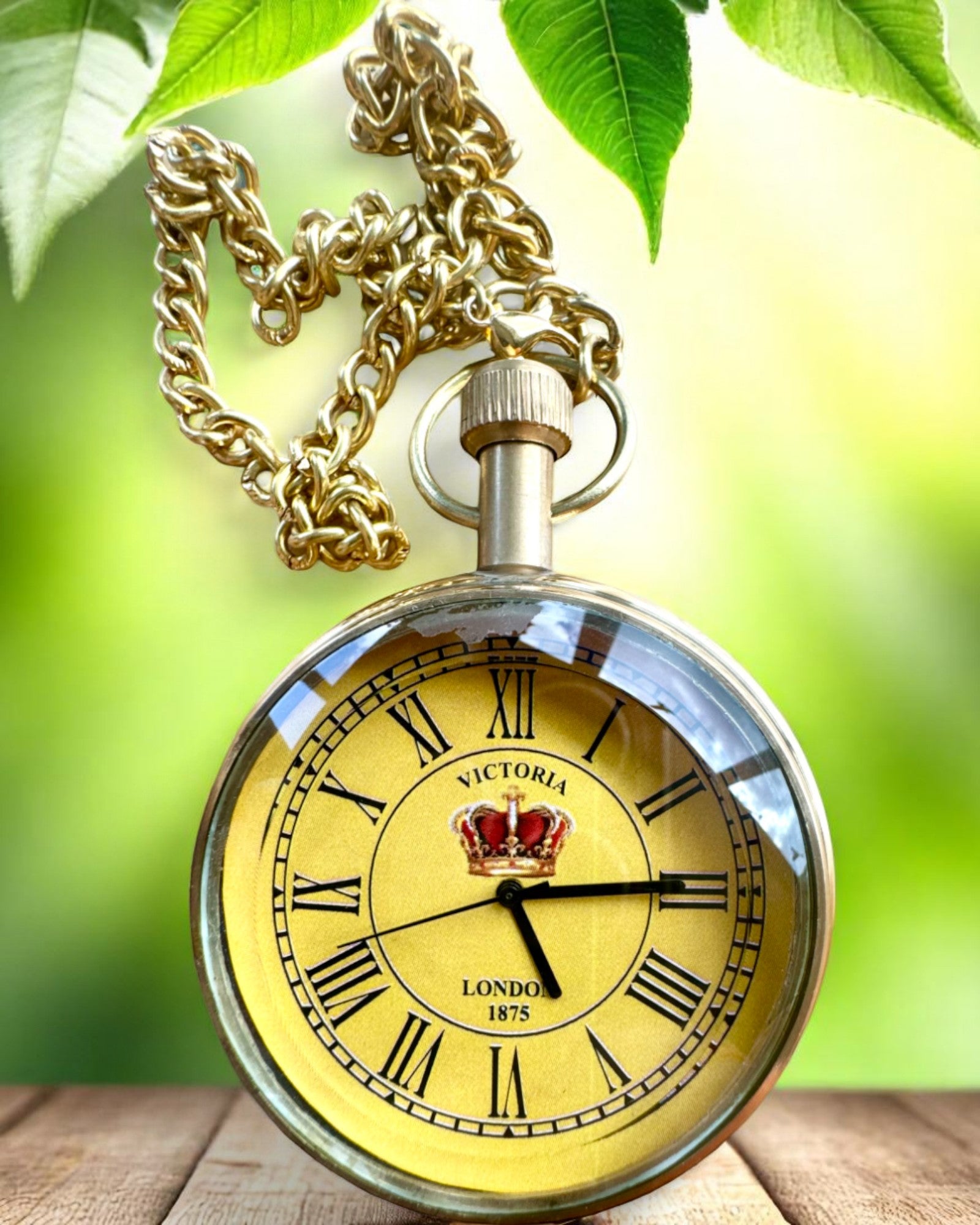 Montre de Poche « Victoria Crown » – En Laiton, Fabriquée à la Main en Inde, 5 cm de largeur, mécanisme japonais, possibilité de personnalisation par gravure pour cadeau