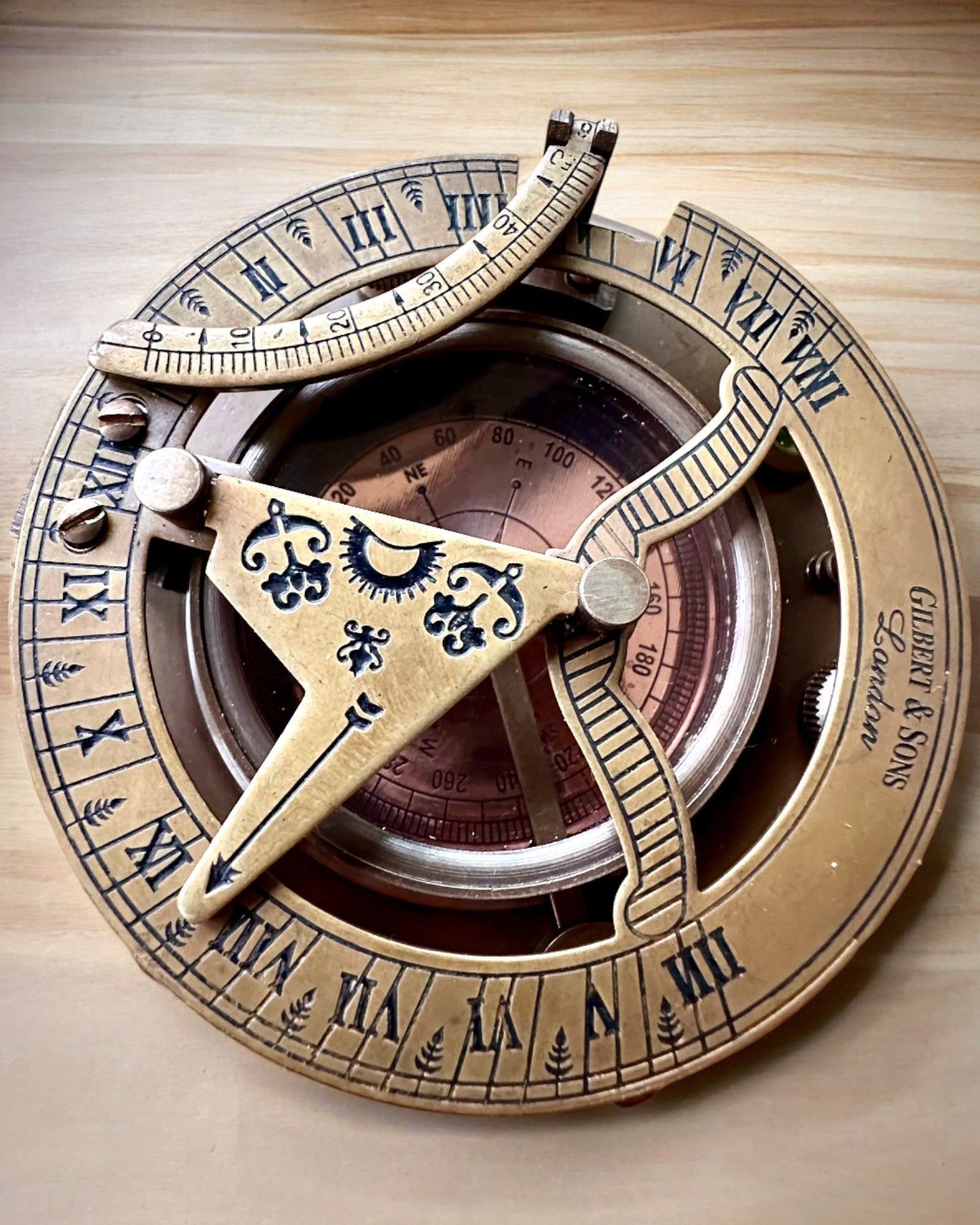 Boussole du Capitaine "Odkrywca 2" - possibilité de personnalisation avec gravure pour cadeau, 2 variantes de couleur au choix