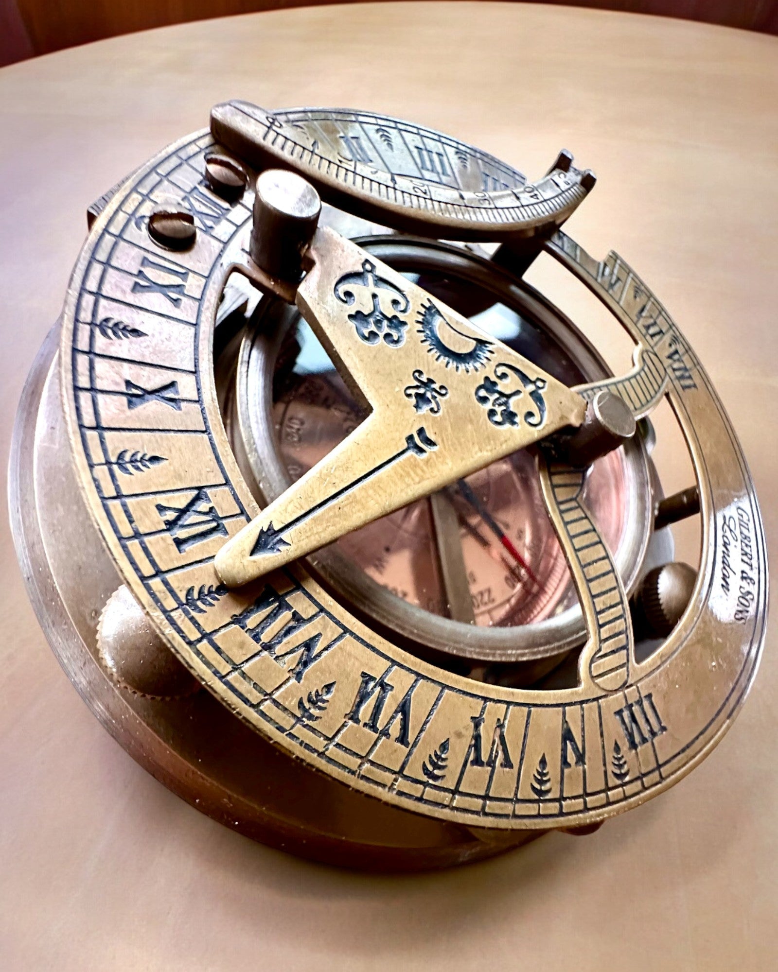 Boussole du Capitaine "Odkrywca 2" - possibilité de personnalisation avec gravure pour cadeau, 2 variantes de couleur au choix