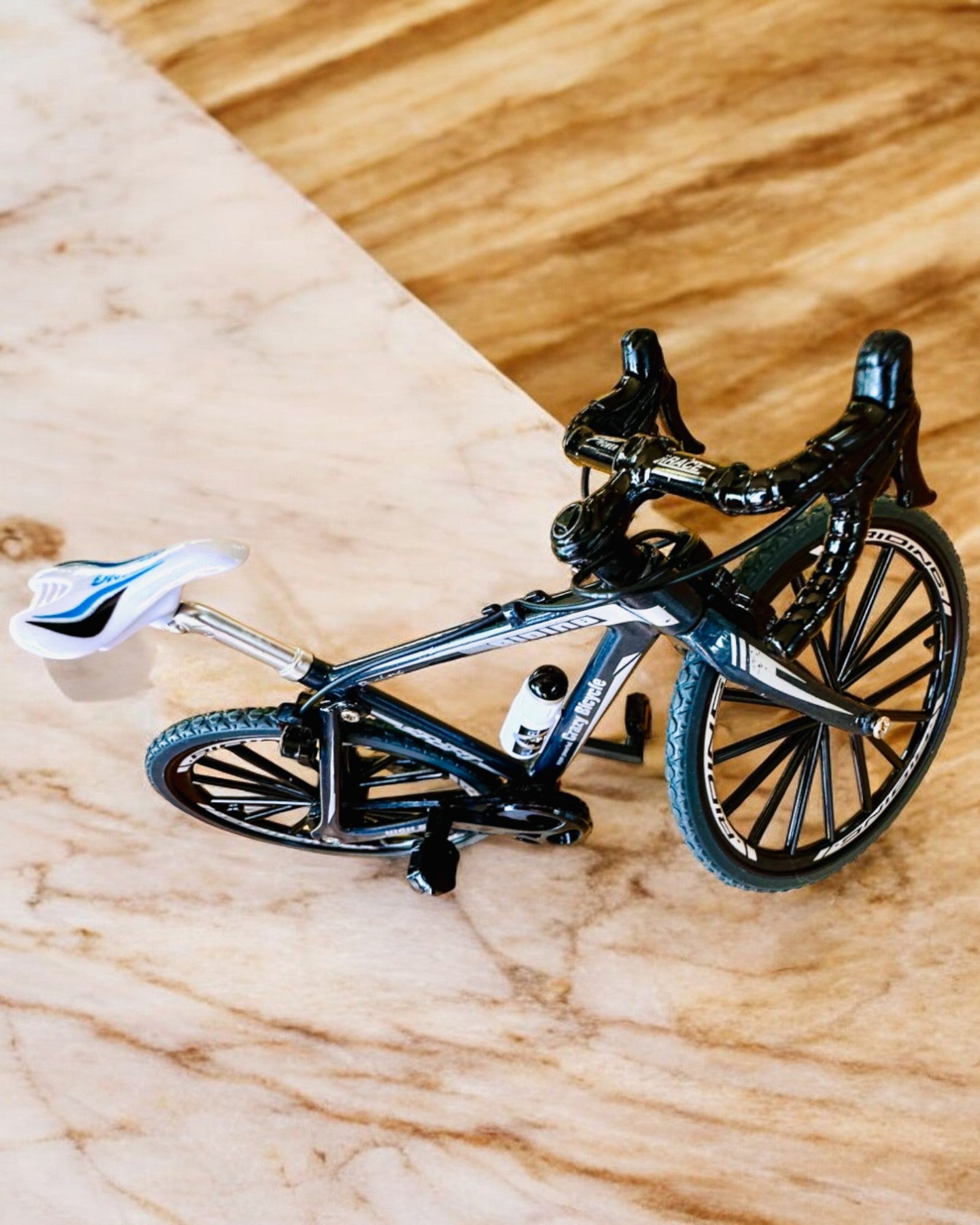 Miniatuur Metalen Model Rode Fiets "SpeedMaster" personalisatie met gravure als cadeau, 2 kleuropties