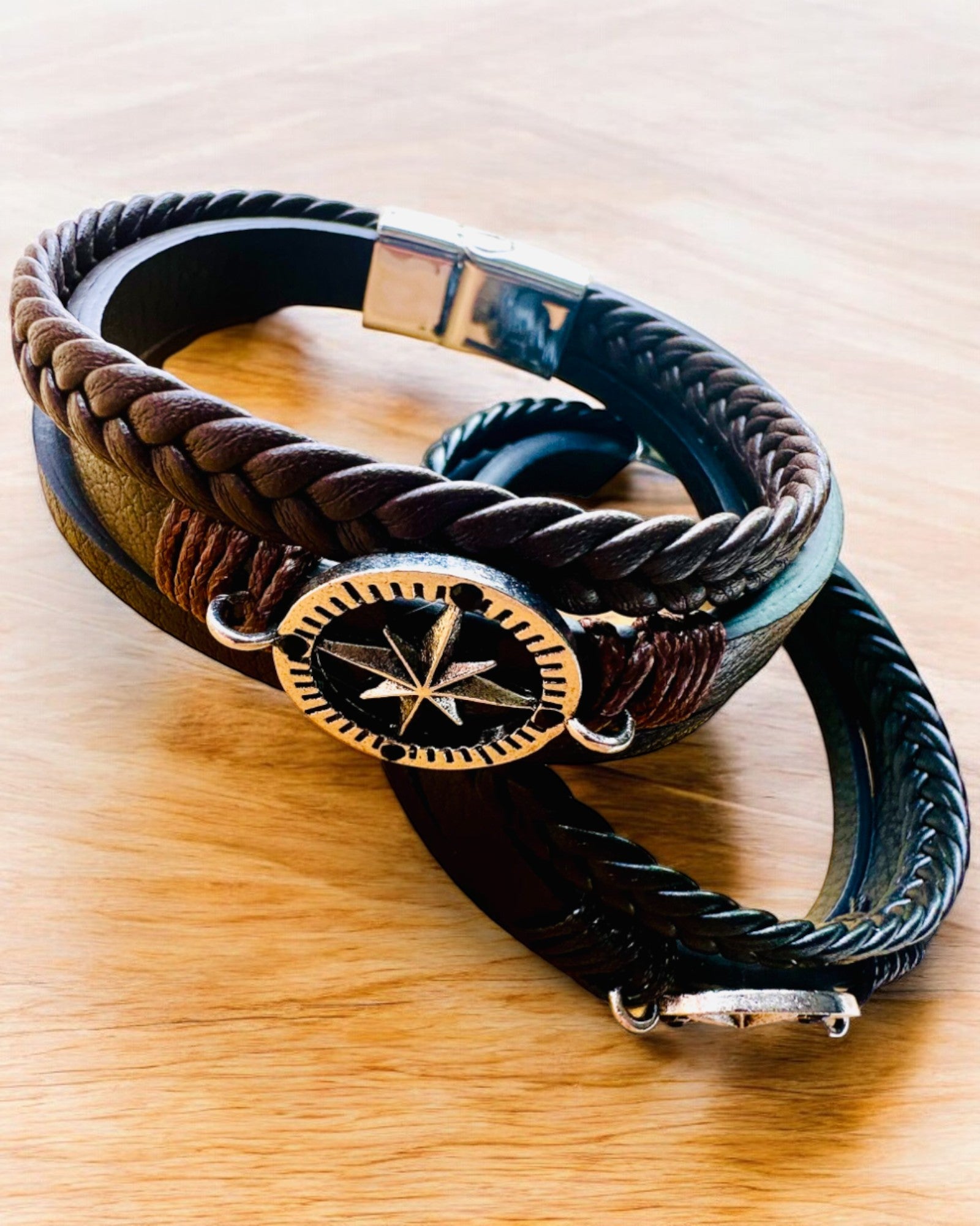 Bracelet "Compass Adventure" - possibilité de personnalisation avec gravure pour cadeau, 2 variantes de couleur au choix