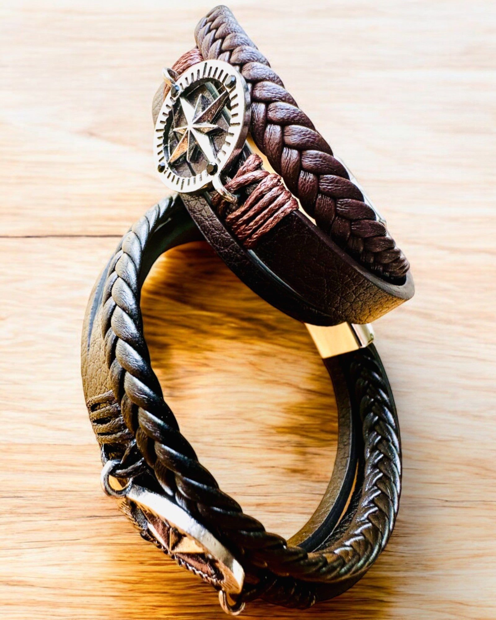 Bracelet "Compass Adventure" - possibilité de personnalisation avec gravure pour cadeau, 2 variantes de couleur au choix