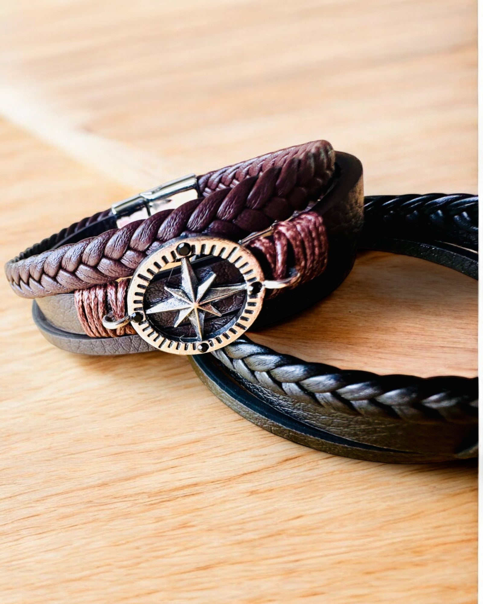 Bracelet "Compass Adventure" - possibilité de personnalisation avec gravure pour cadeau, 2 variantes de couleur au choix