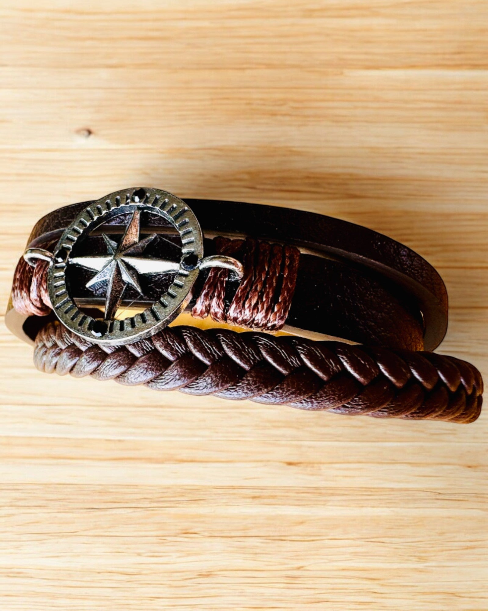 Bracelet "Compass Adventure" - possibilité de personnalisation avec gravure pour cadeau, 2 variantes de couleur au choix