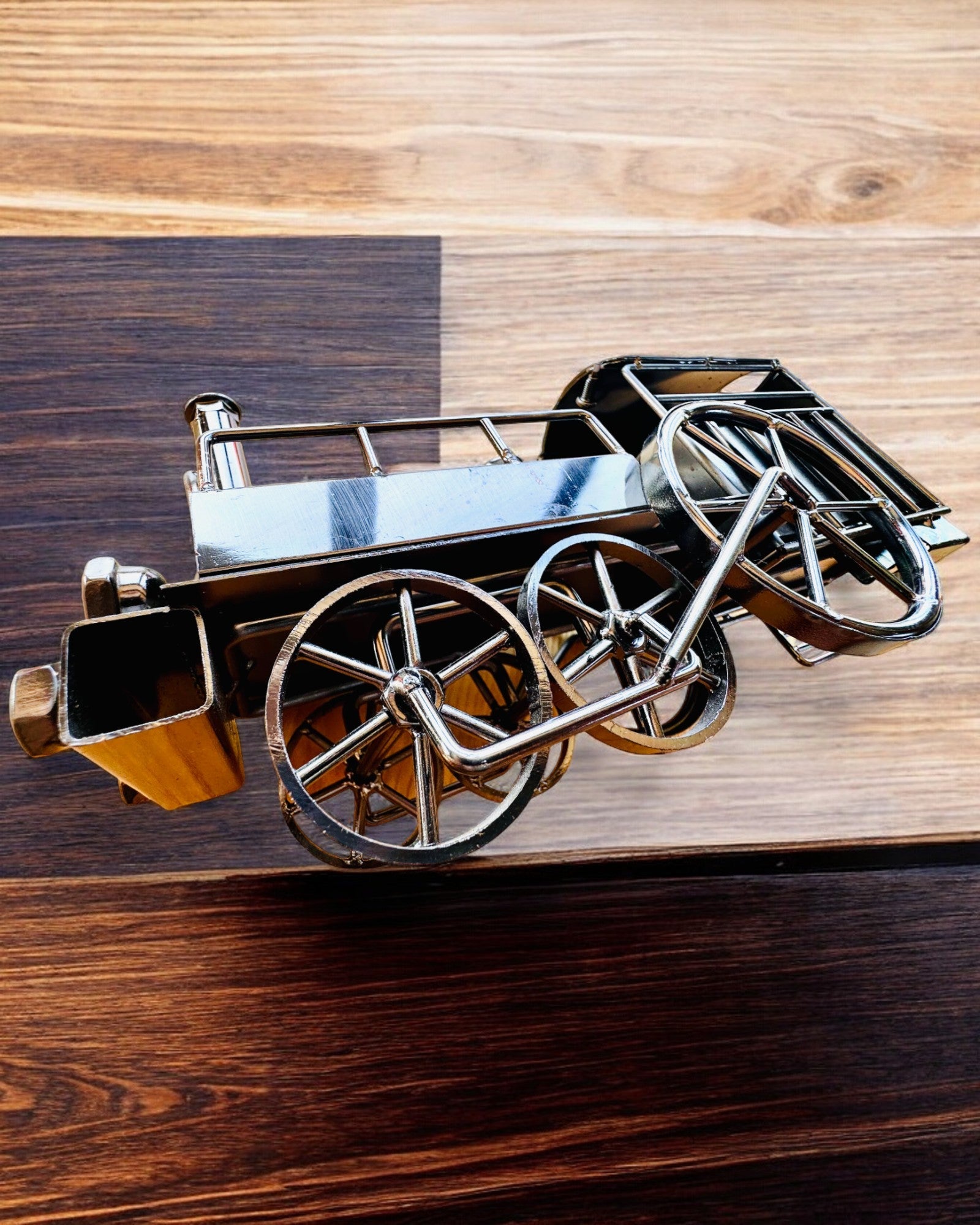 Locomotief van ijzer "Retro Express" – decoratie, model, handgemaakt met de mogelijkheid tot graveren als cadeau