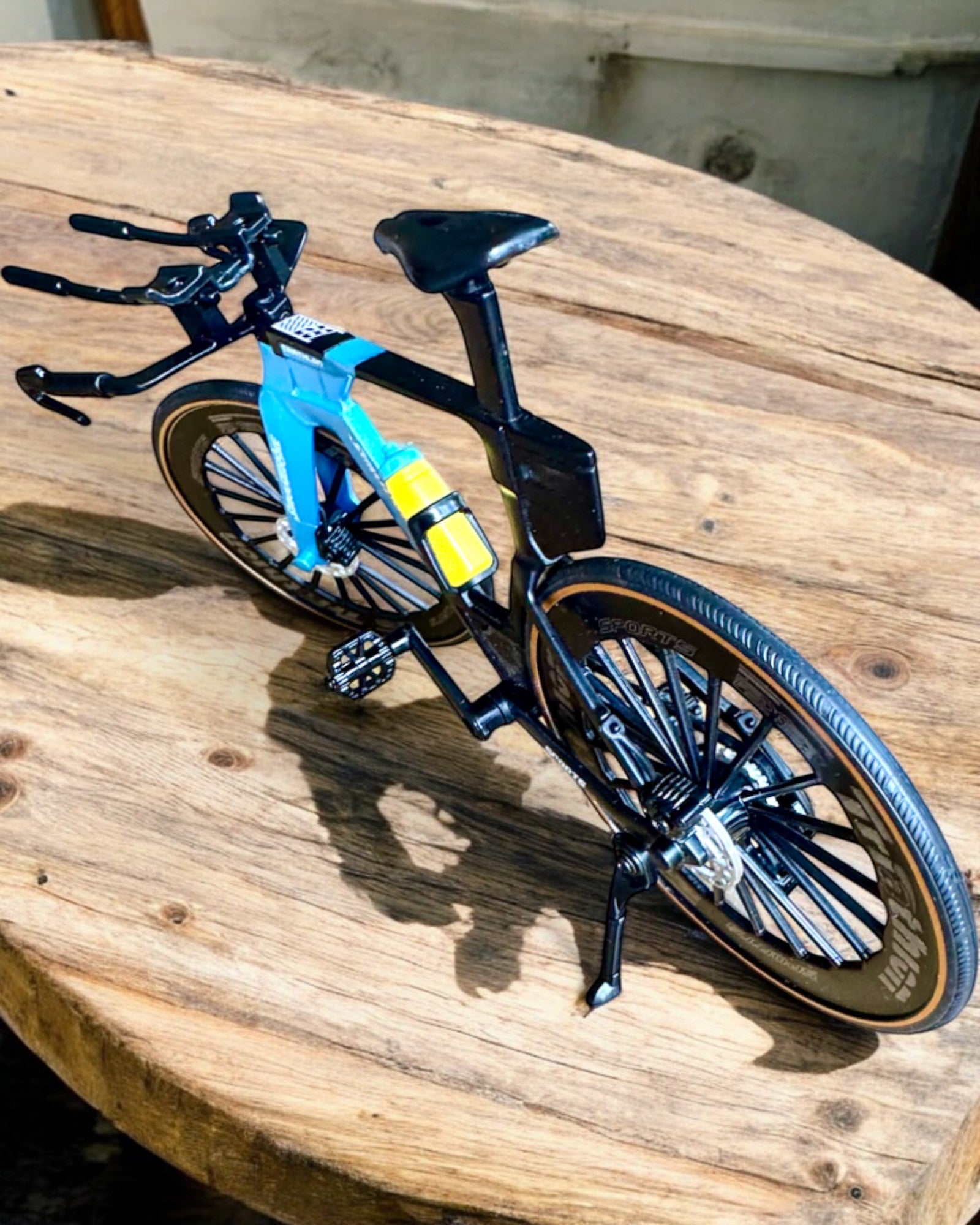 Modèle Miniature de Vélo de Triathlon « SpeedStorm 1.2 » personnalisation par gravure pour cadeau