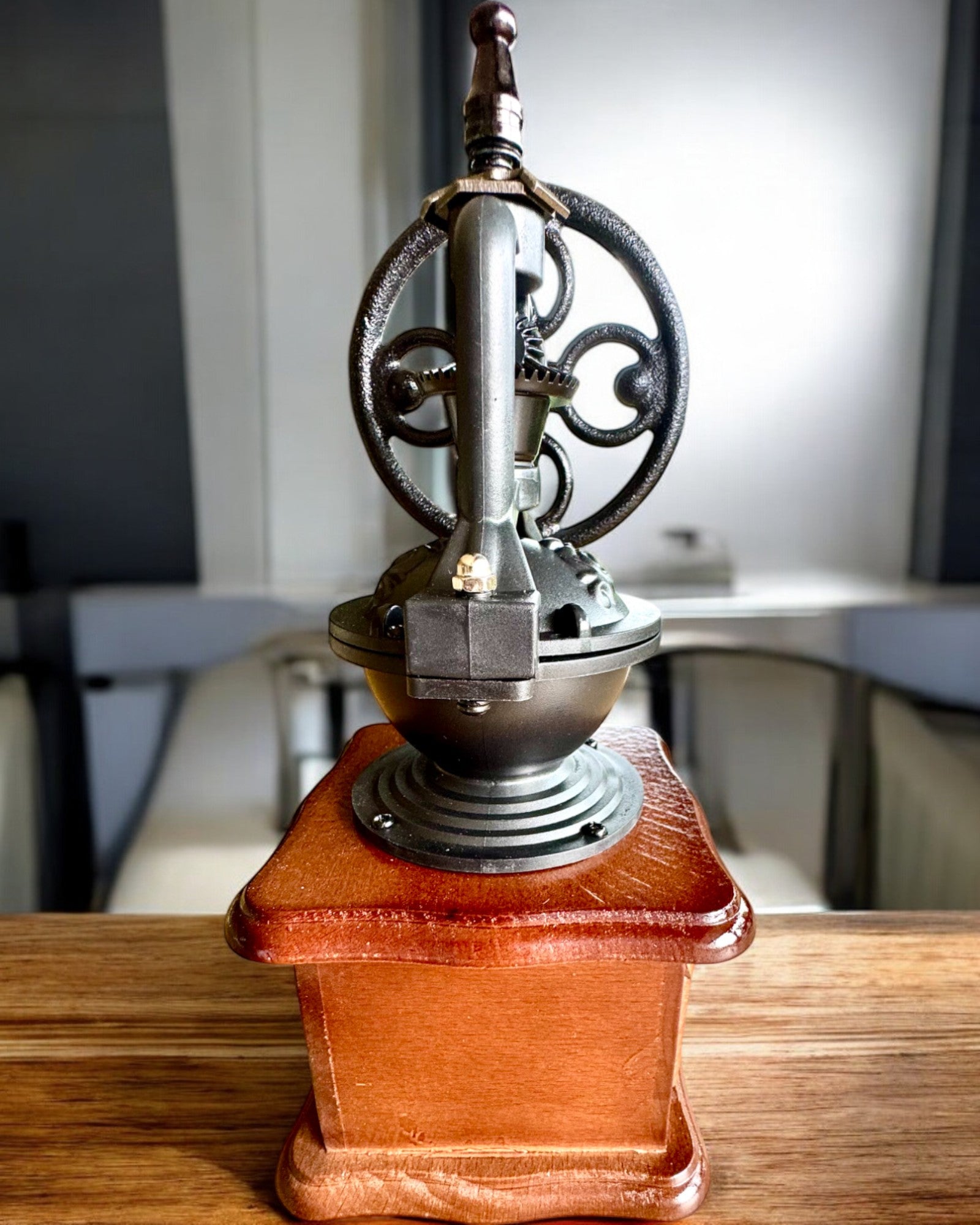 Moulin à café rétro « Vintage Café » 27 cm de hauteur, avec possibilité de personnalisation par gravure pour cadeau