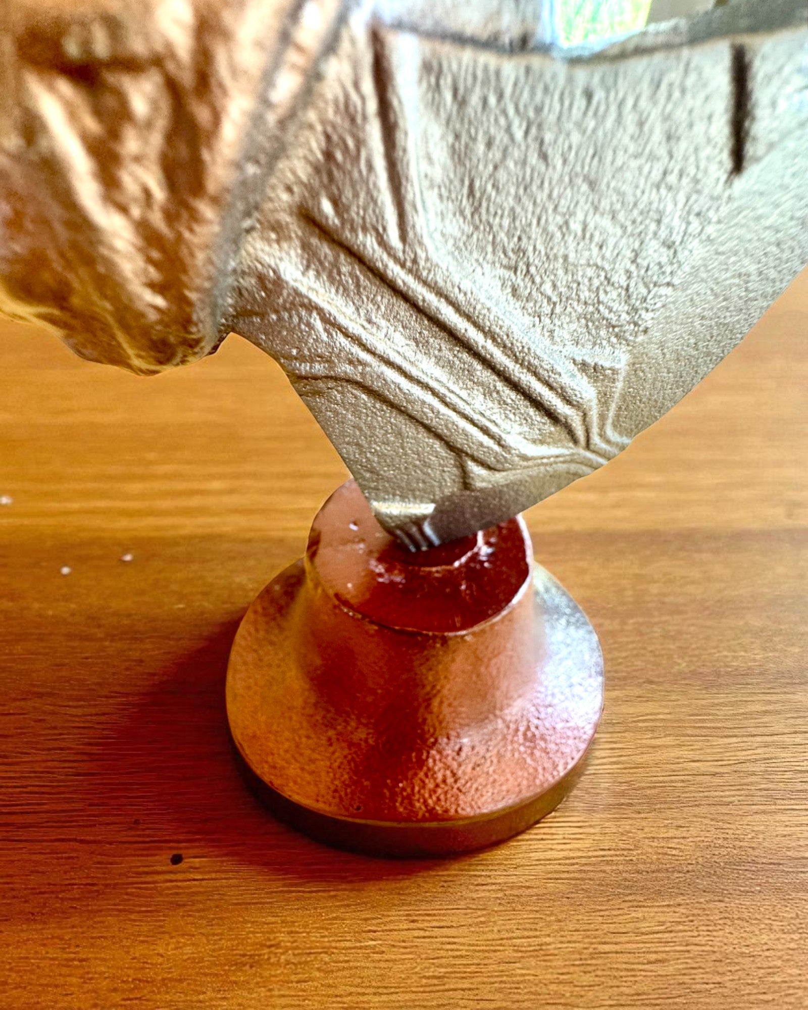 Storm Relic – decorative hammer with base, 26 cm, handmade, customizable with engraving for a gift