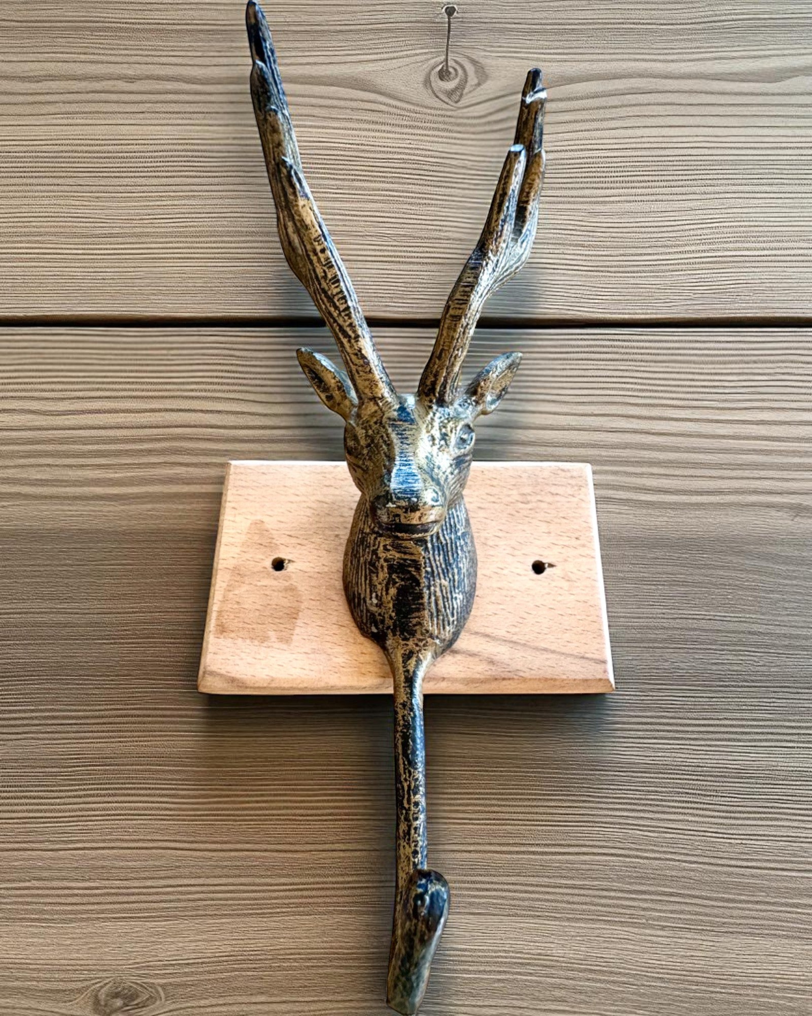 Porte-manteau en laiton Cerf Gardien, fait à la main, possibilité de personnalisation avec gravure sur bois