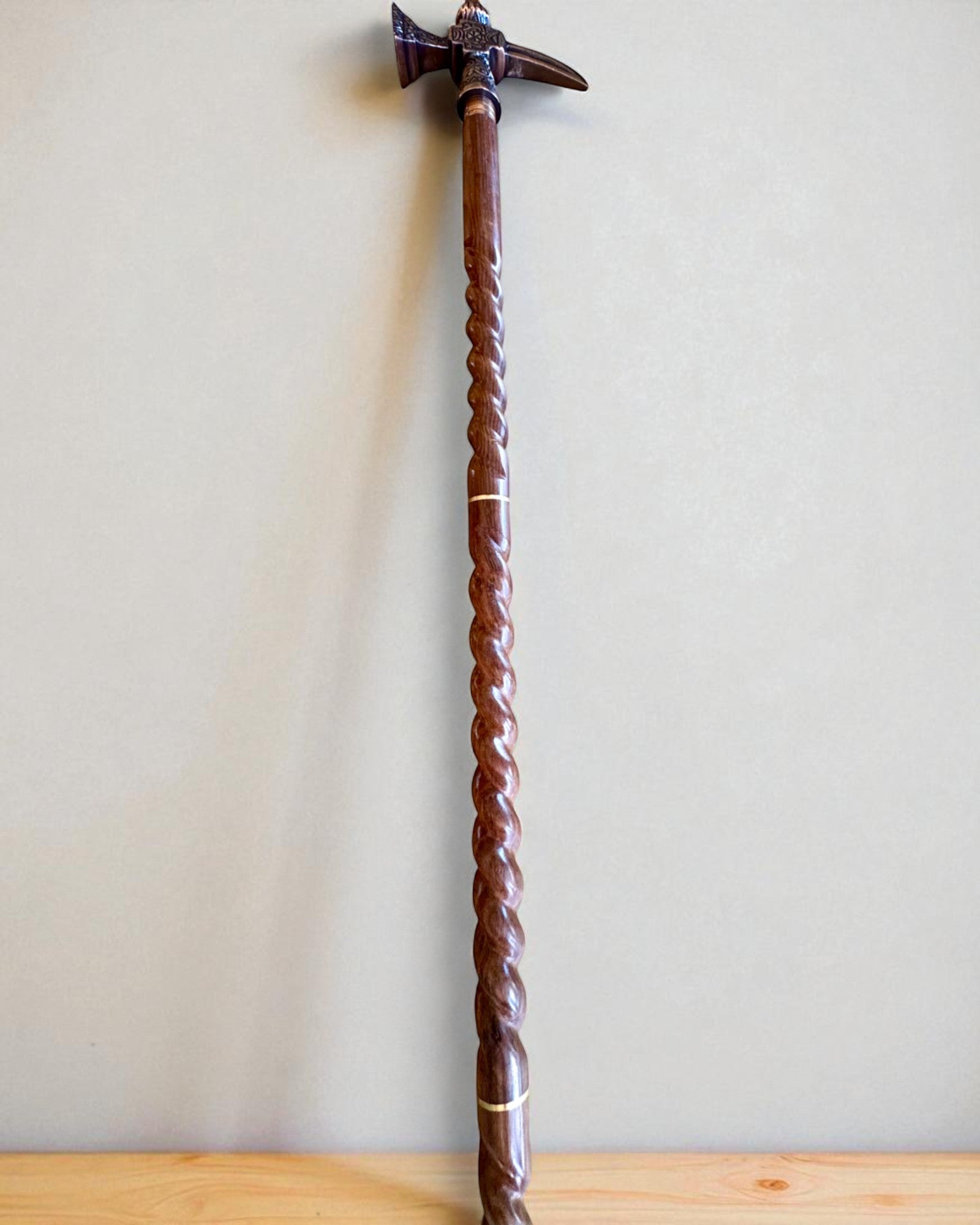 Canne de marche - WIKING avec tête en forme de marteau de guerre, possibilité de personnalisation par gravure pour cadeau