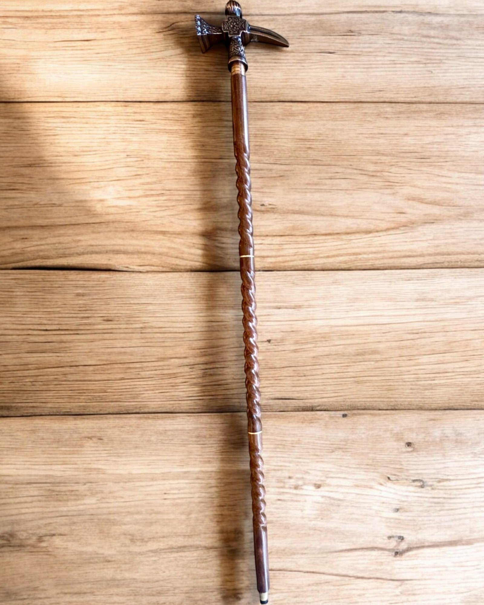 Canne de marche - WIKING avec tête en forme de marteau de guerre, possibilité de personnalisation par gravure pour cadeau