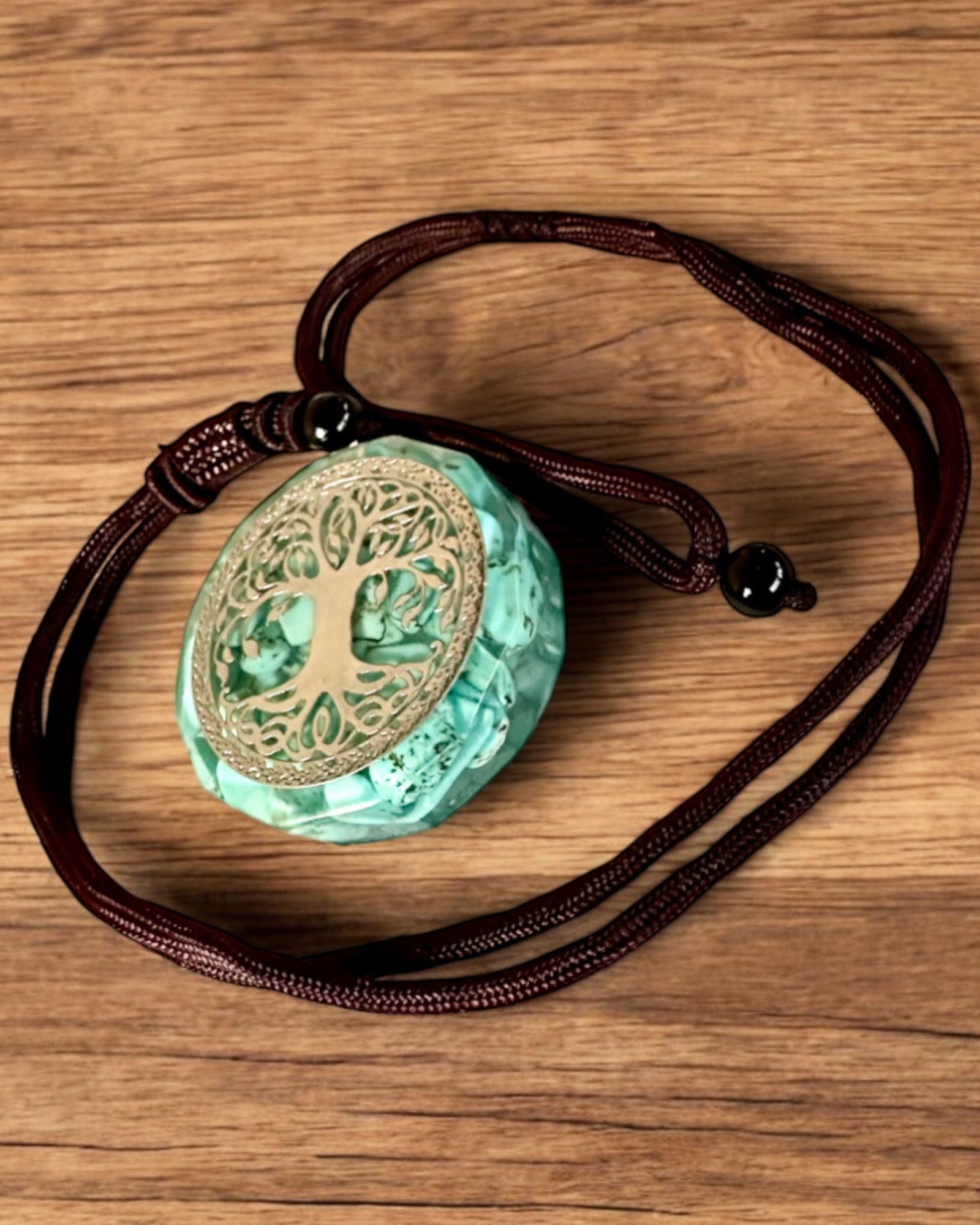 Amulett "Baum des Lebens" mit Türkis – Deine persönliche Stärke, Halskette als Geschenk, Personalisierung mit Gravur