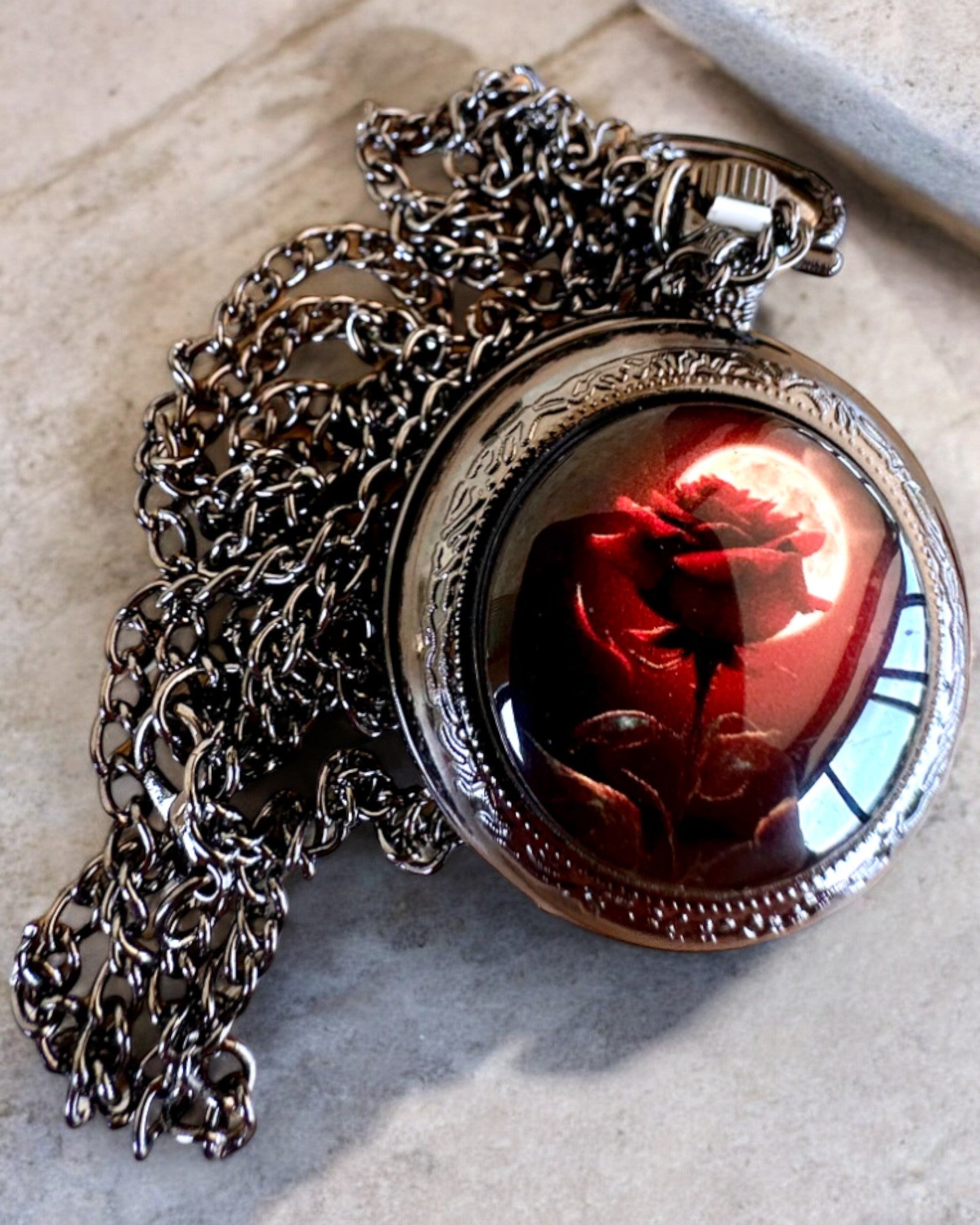 Montre de Poche Rose de Nuit, possibilité de personnalisation avec gravure pour cadeau