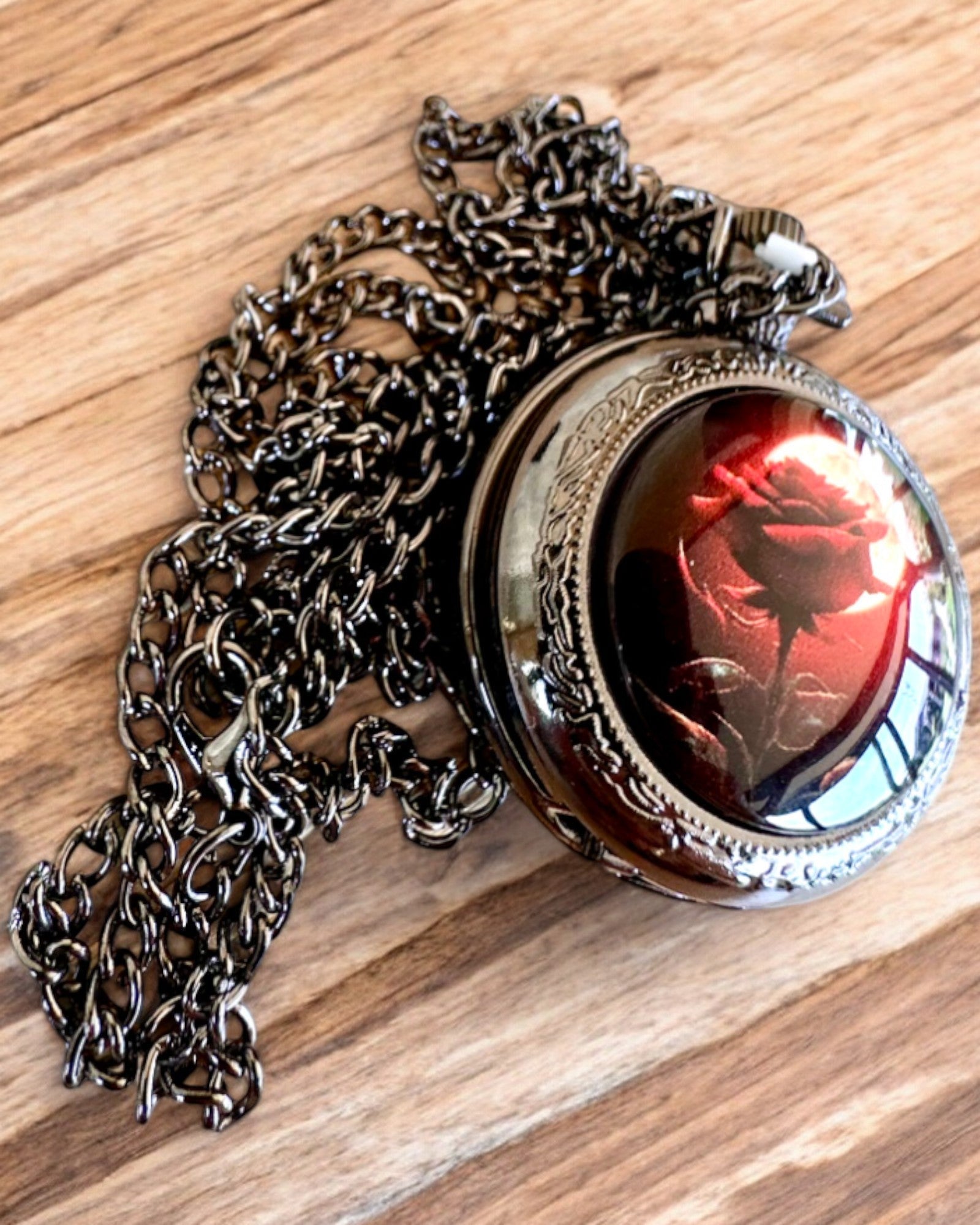Montre de Poche Rose de Nuit, possibilité de personnalisation avec gravure pour cadeau