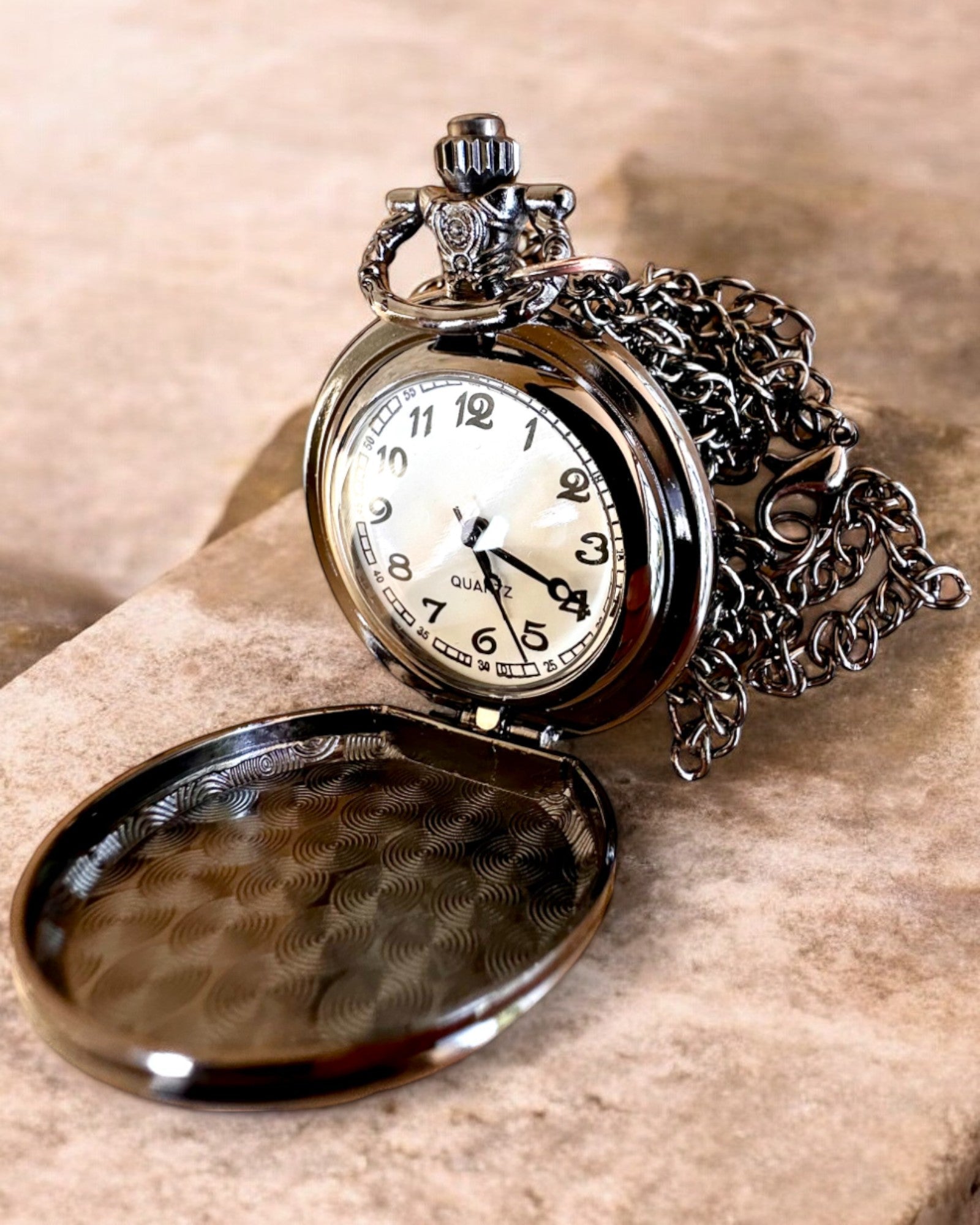Montre de poche "Magiczna Talia" - Accessoire élégant en acier inoxydable, personnalisation par gravure pour cadeau