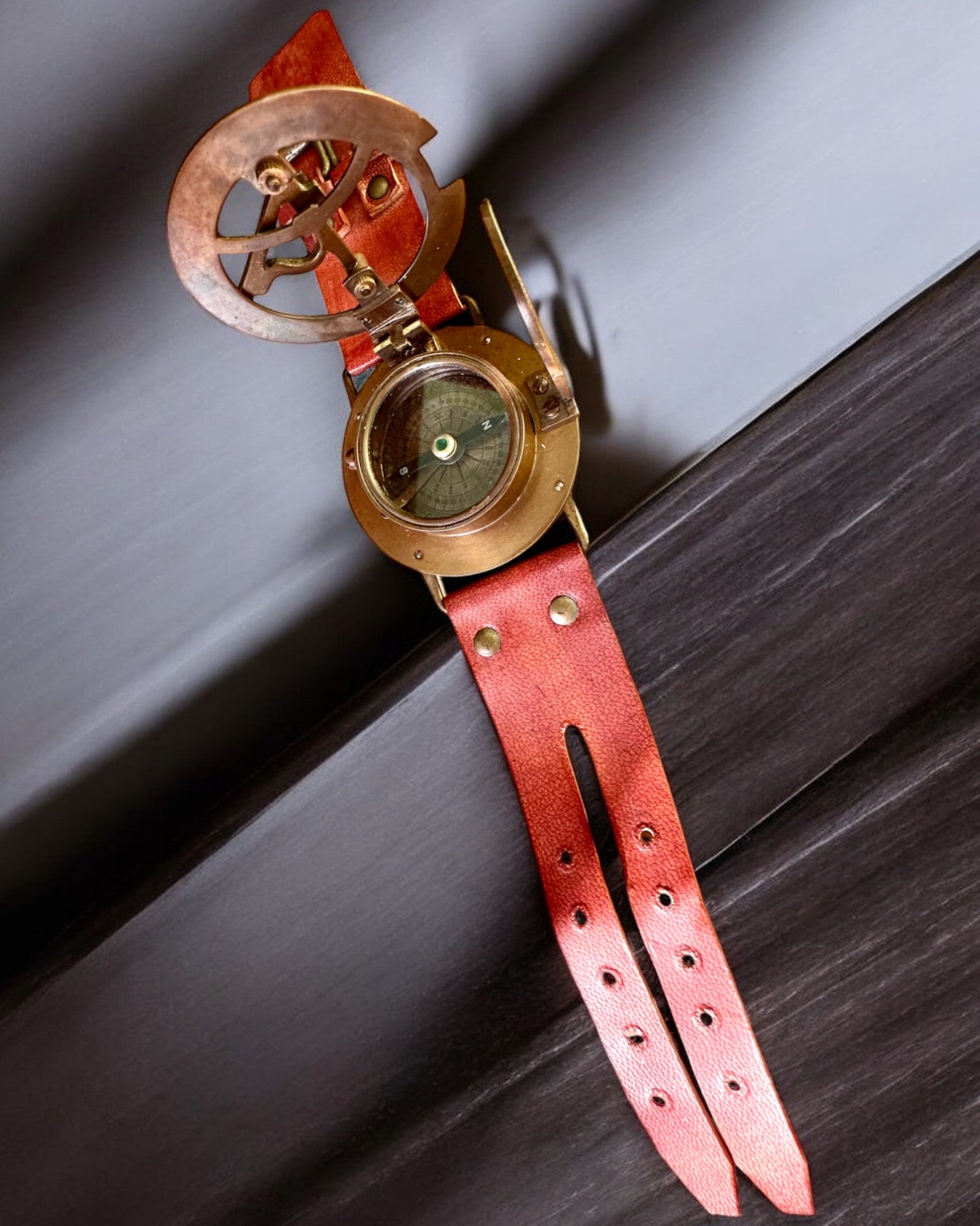 Montre Solaire "Compas Antique", montre-bracelet avec compas, possibilité de personnalisation par gravure