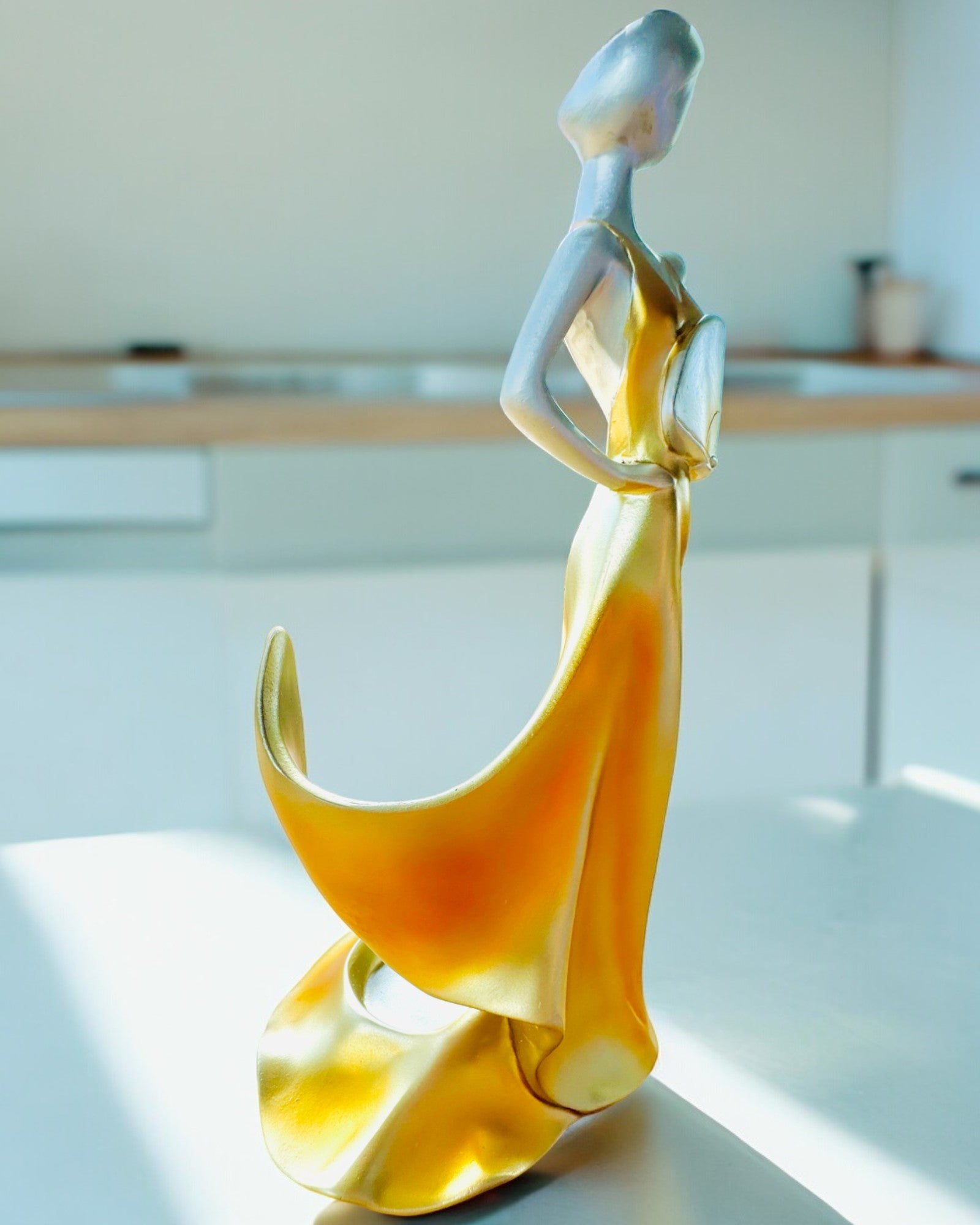 Elegante Flessenhouder - Dame Standbeeld - personalisatie met gravure, 2 varianten om uit te kiezen