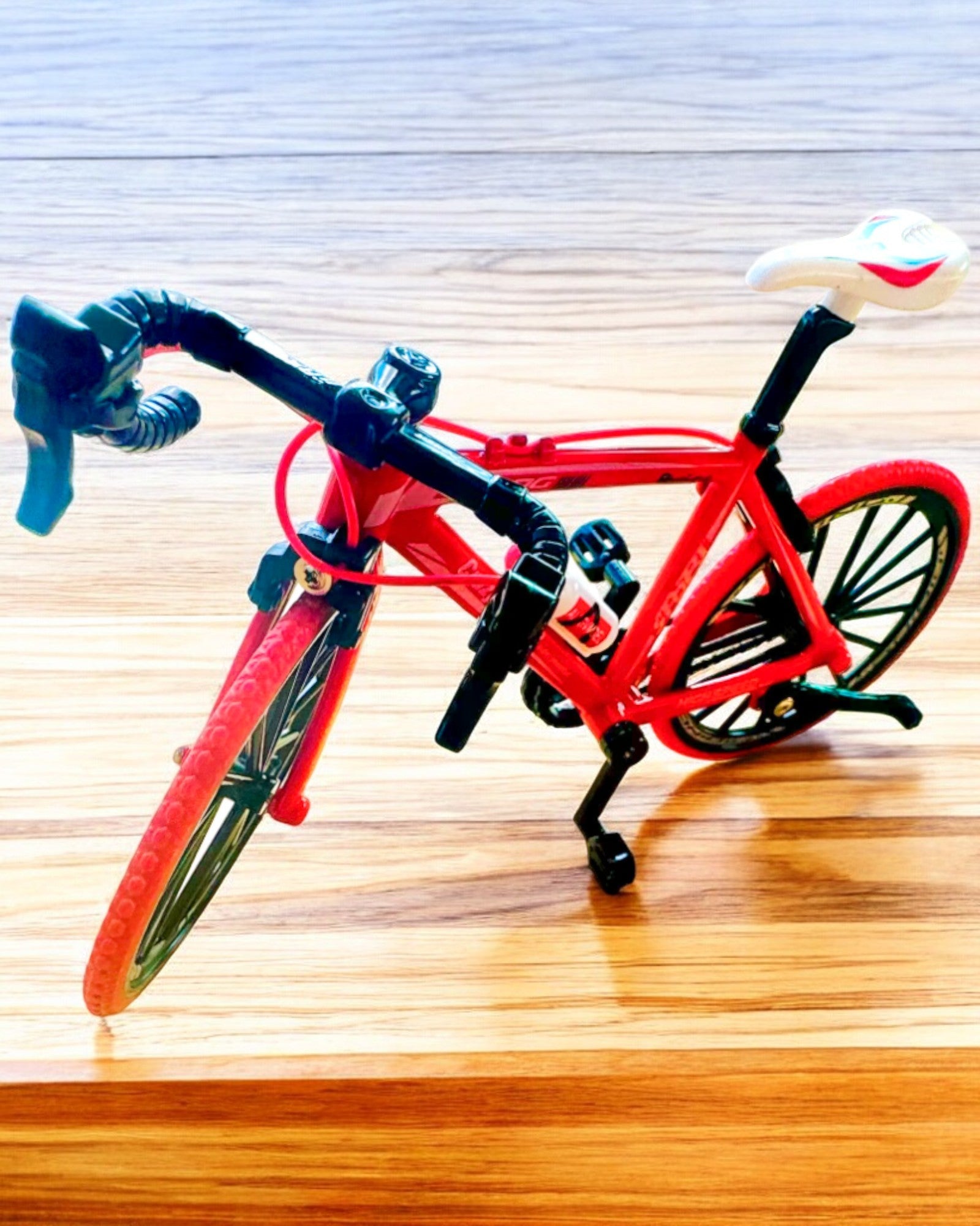 Miniatuur Metalen Model Rode Fiets "SpeedMaster" personalisatie met gravure als cadeau, 2 kleuropties
