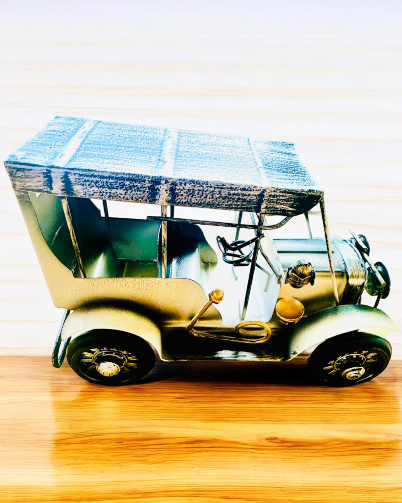 Klassiek Retro automodel - drie varianten met de optie voor graveren als cadeau