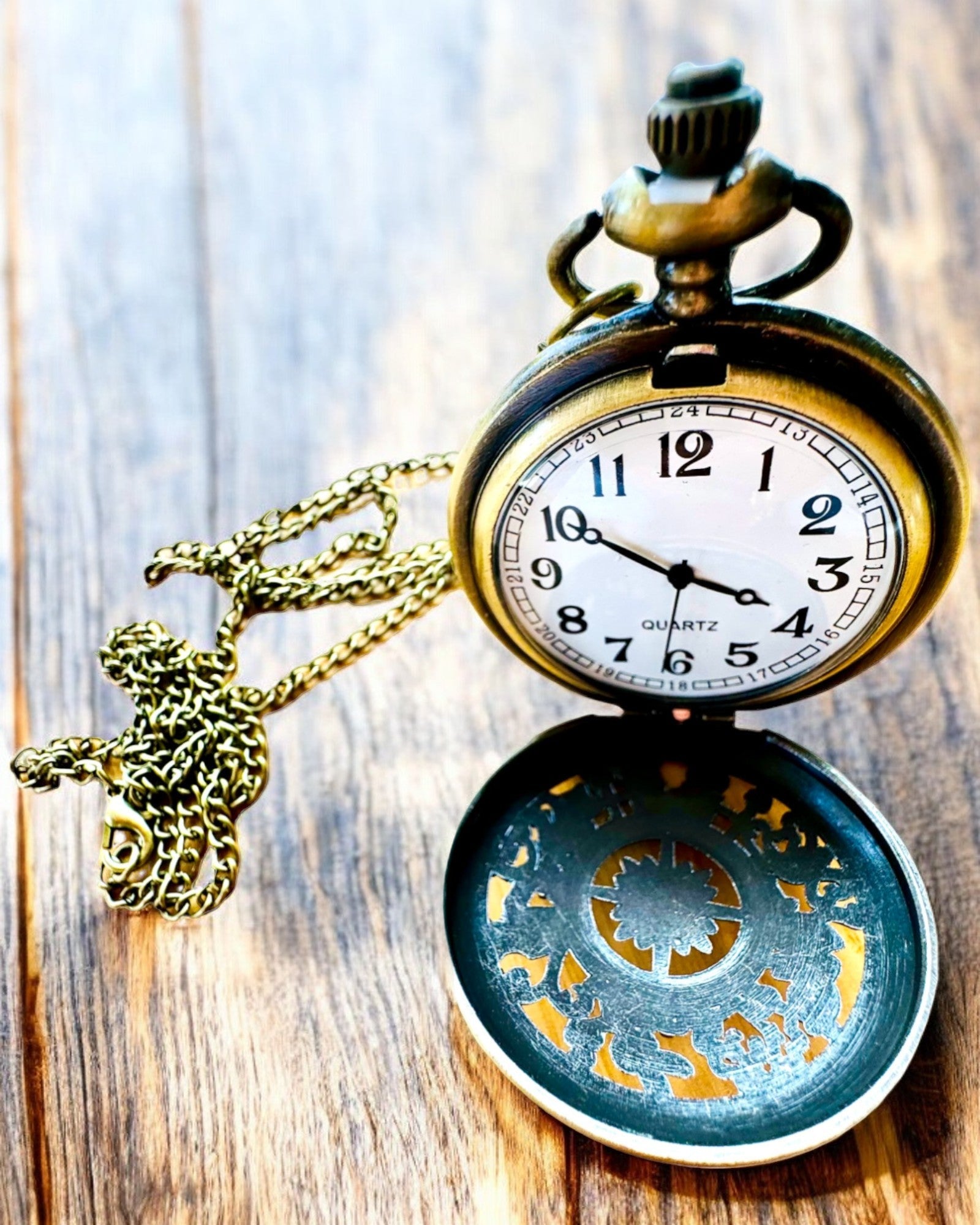 Ouderwetse Zakhorloge met Kompasmotief en Ketting, Kwarts, personalisatie met gravure