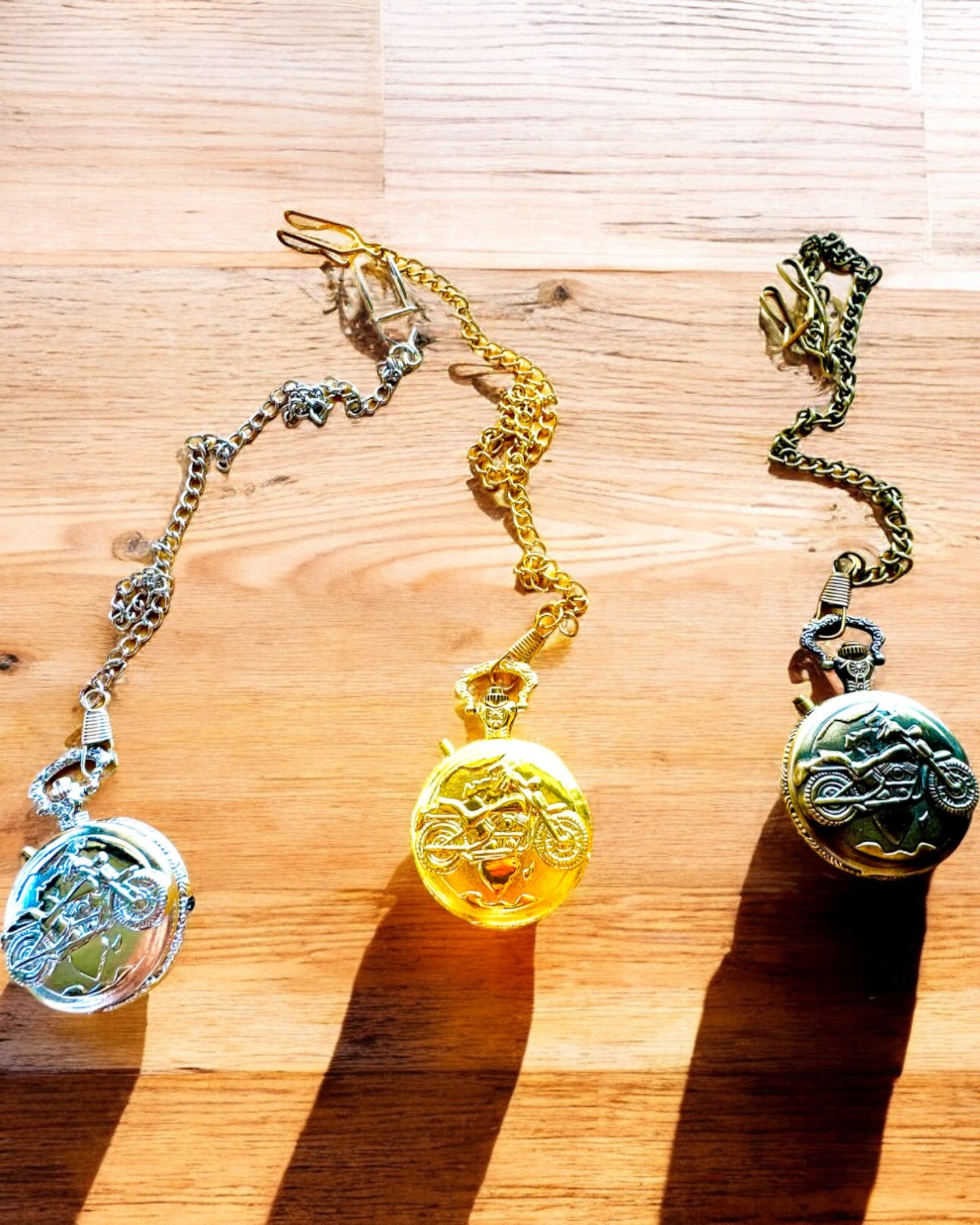 Pocket Watch "Motocyklowy Elegancik 2" – Engraving for a gift, 3 color variants