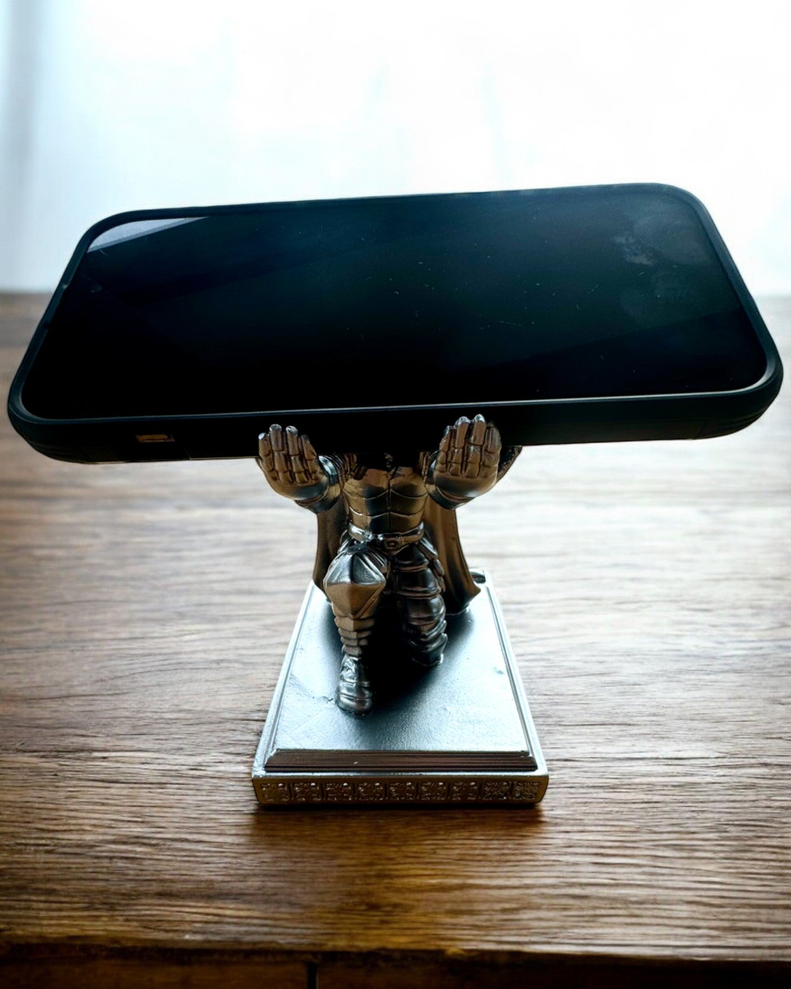 Support Chevaleresque pour Téléphone ou Stylo, possibilité de personnalisation par gravure pour cadeau