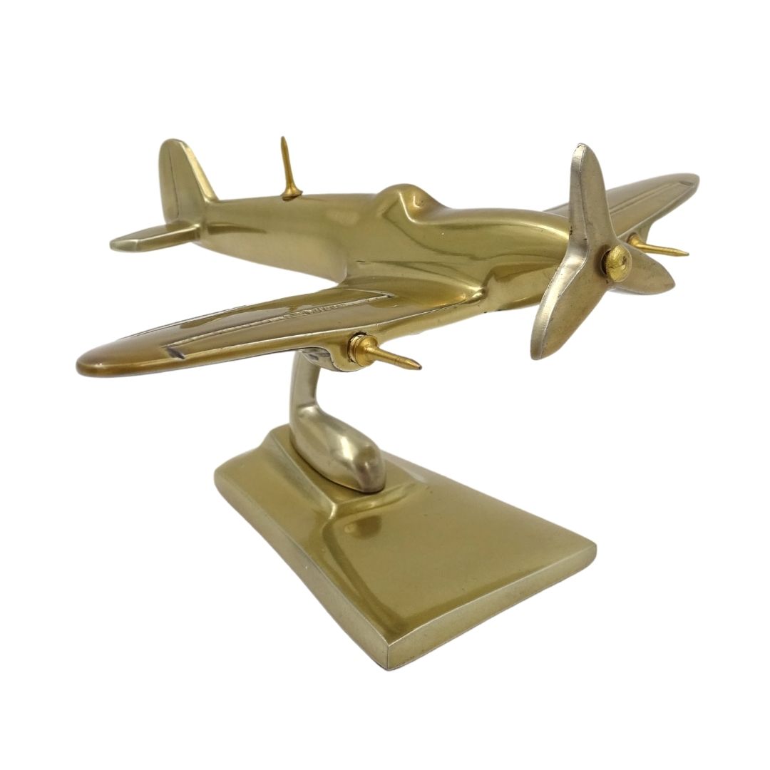 Modèle d’avion Spitfire - chasseur légendaire de la Seconde Guerre mondiale – SPIS