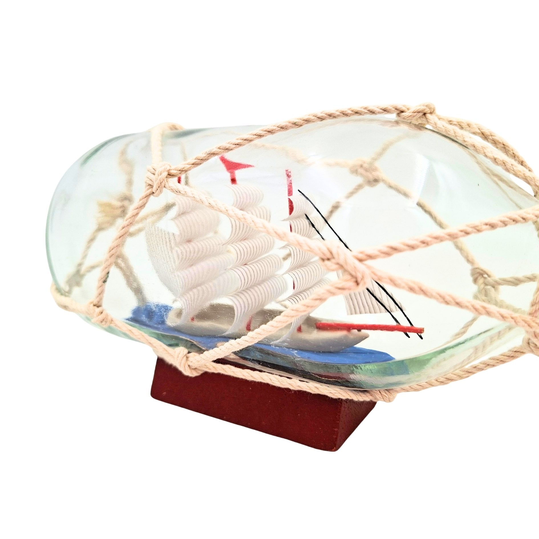 Rafandynka - Bateau en bouteille sur socle en bois – S2036B