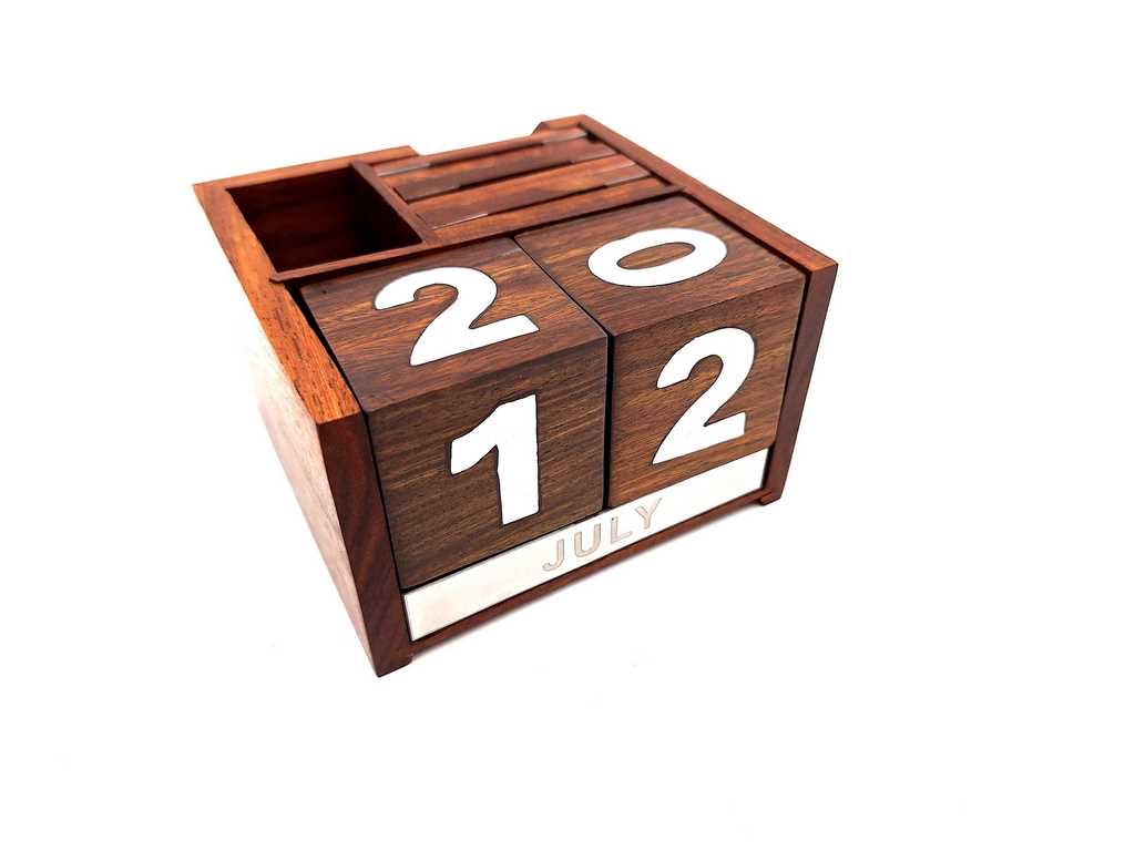 Calendrier perpétuel en bois - CAL-1894