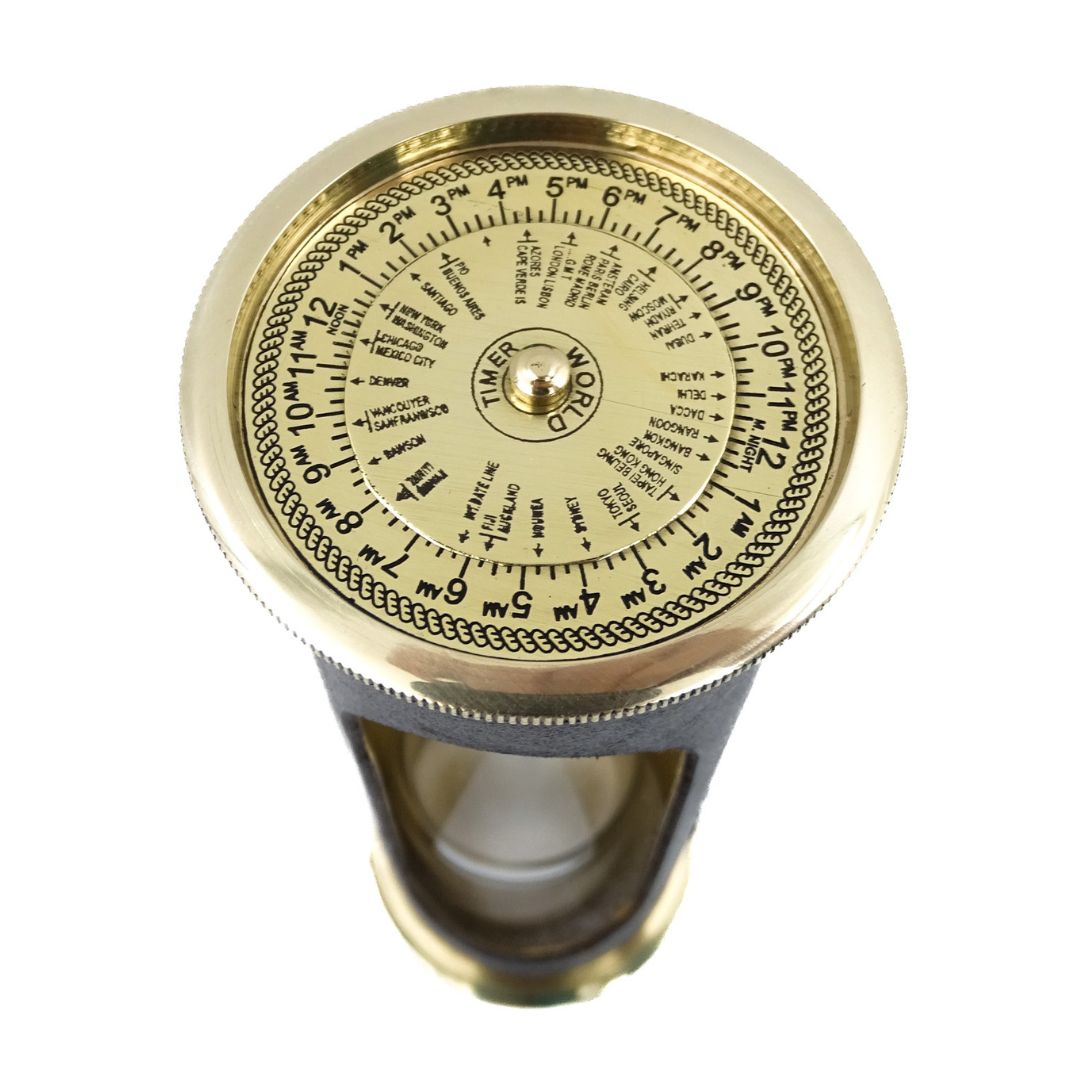 Sablier 5 min avec horloge mondiale et calendrier perpétuel dans un étui en cuir - STPL133/6