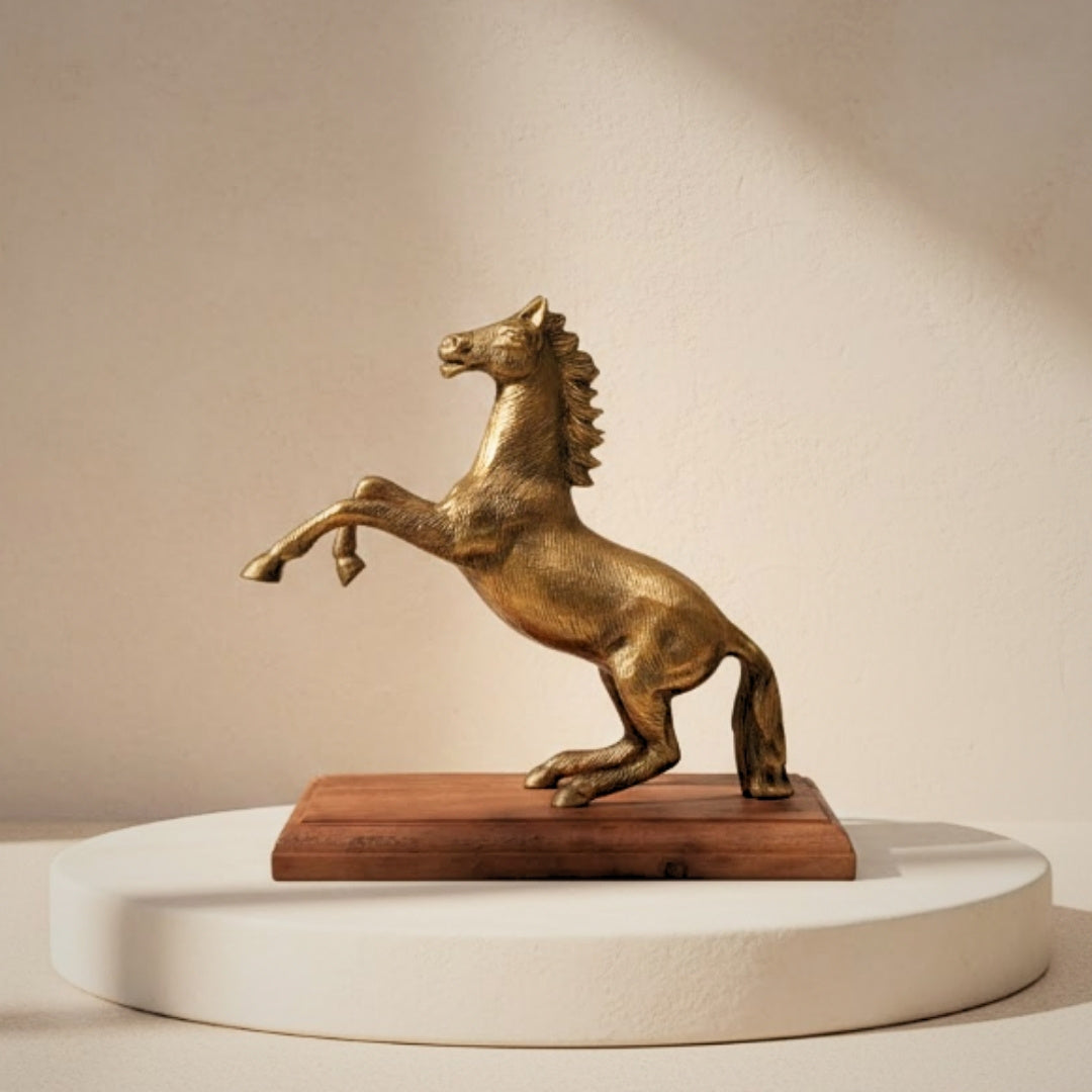 Cheval - figurine en aluminium sur socle en bois - NI9537
