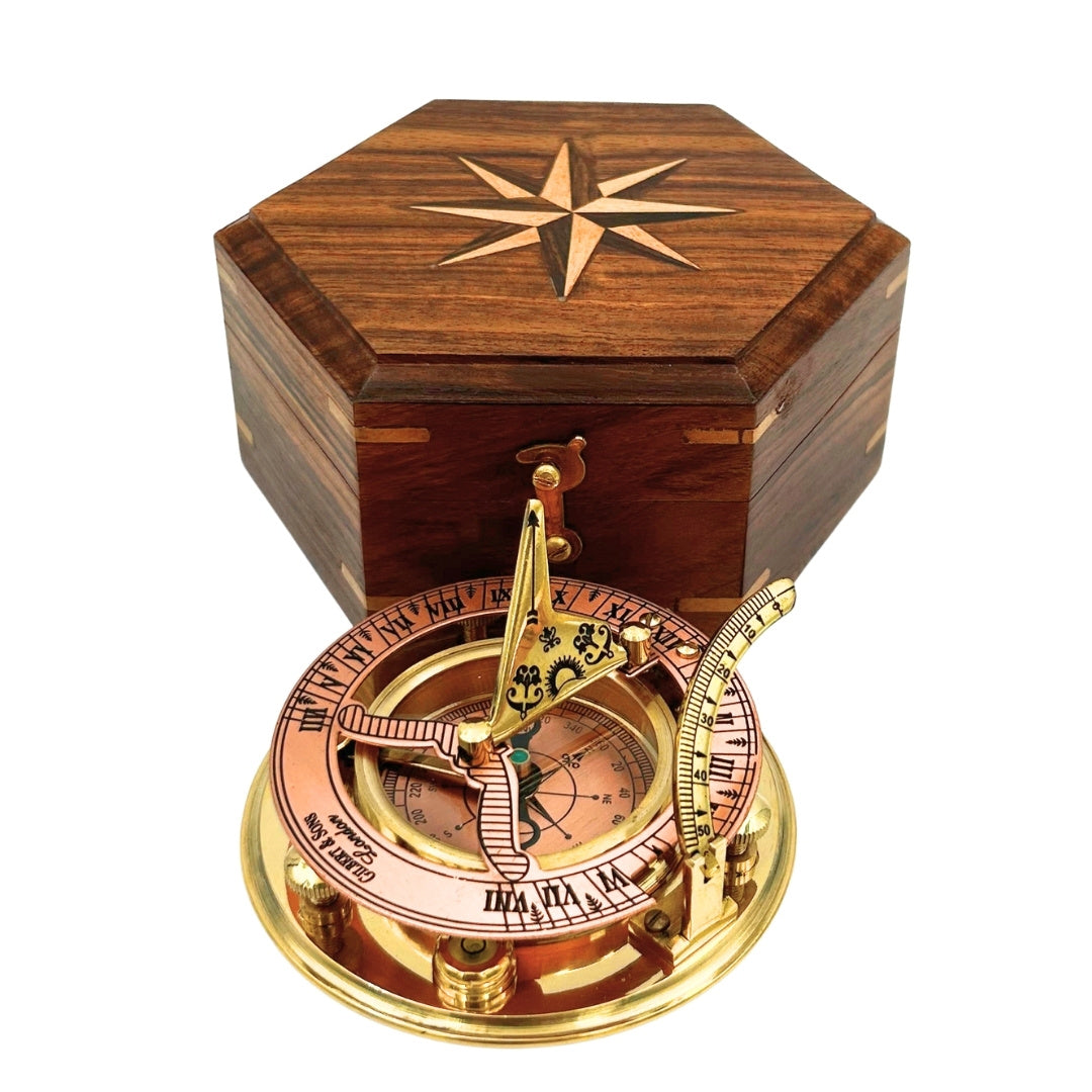Messingkompass mit Sonnenuhr in eleganter Holzschachtel - Ideales Geschenk mit Personalisierung durch Gravur - Retro-Stil, klassische Ausführung, hohe Qualität