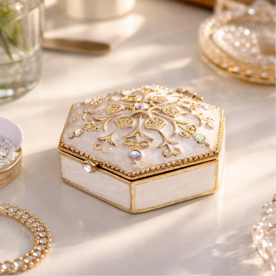 Reich verziertes kleines Geschenk-Metallkästchen mit Kristallen - B0035-08WH