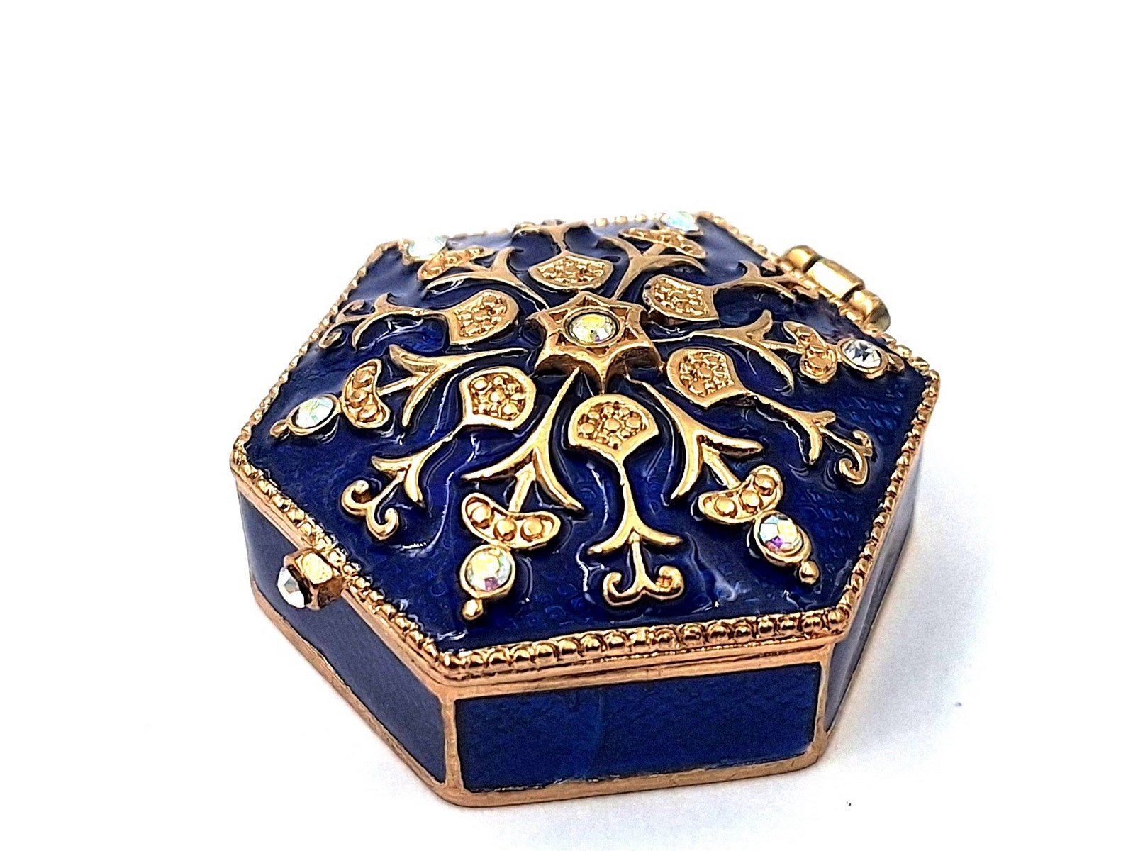 Petite boîte cadeau en métal richement décorée avec cristaux - B0035-08BL