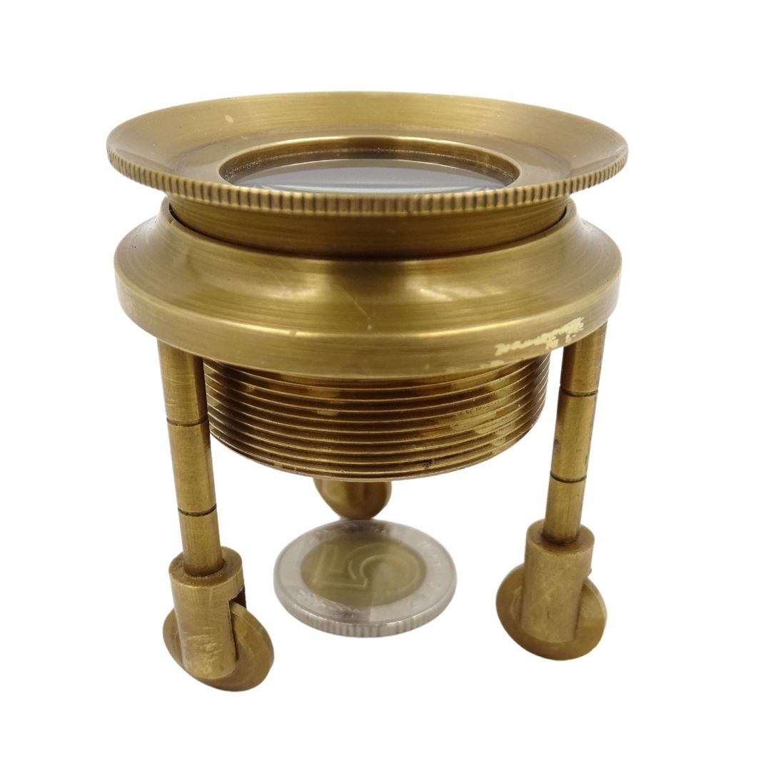 Loupe sur trépied – MAG-0015
