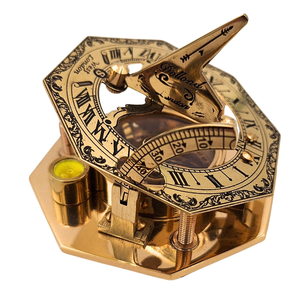 Brass Compass in a Stylish Leather Case with Engraving Option – Retro Vintage Gift for Travelers, Sailors - 8 cm Height, Elegant Brass Design
