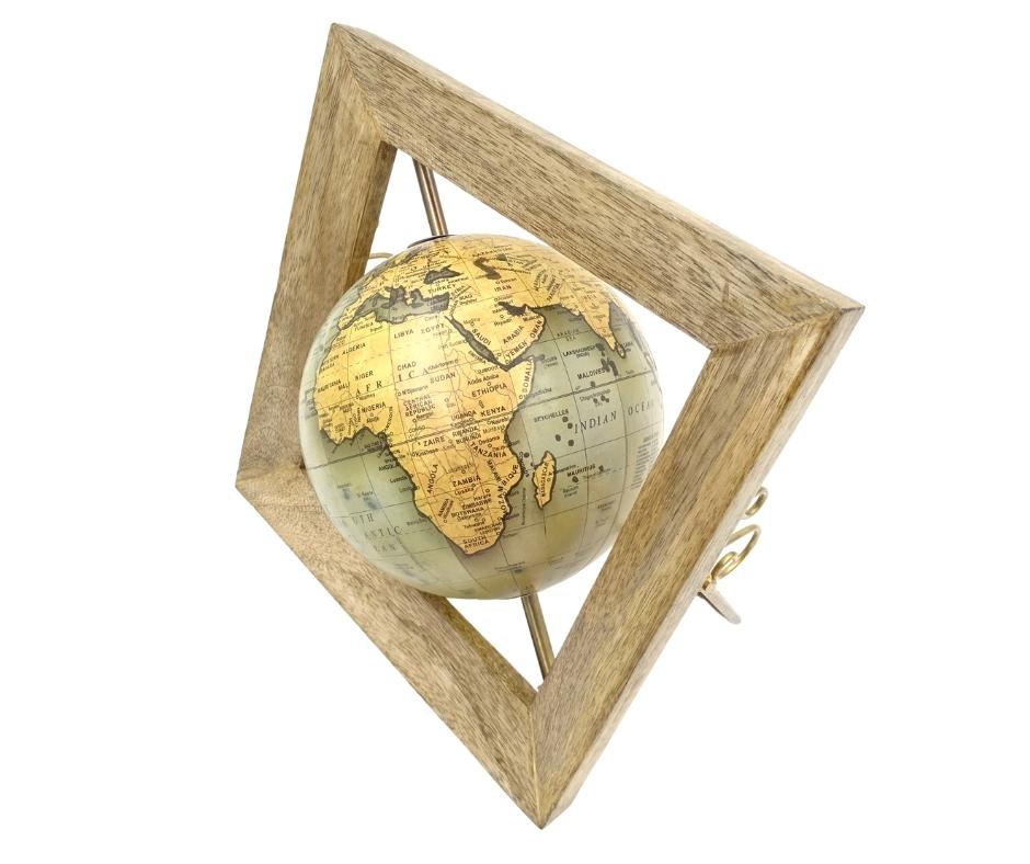 Globe décoratif dans un cadre en bois GLB-40