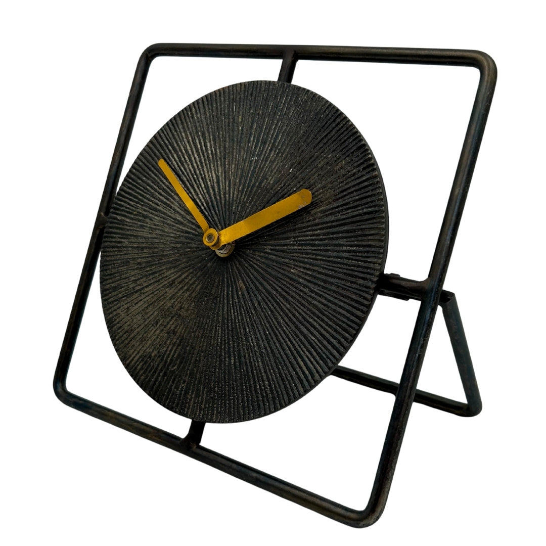 Élégante horloge métallique ronde 20 cm noire et dorée – 4126