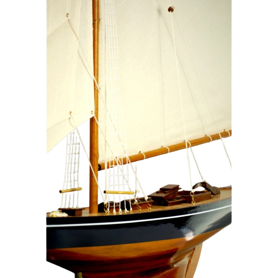 Grand modèle de yacht Columbia – Hauteur 104cm – COL