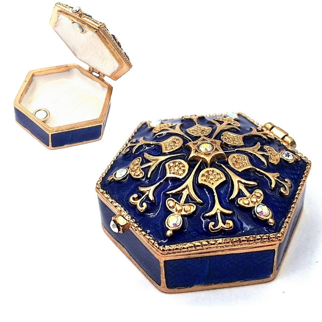 Petite boîte cadeau en métal richement décorée avec cristaux - B0035-08BL