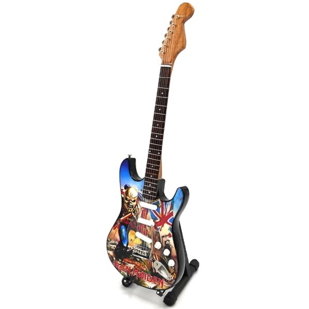Mini-decoratiegitaar Iron Maiden „The Trooper” van mahonie - Handgemaakte decoratie voor muziekfans