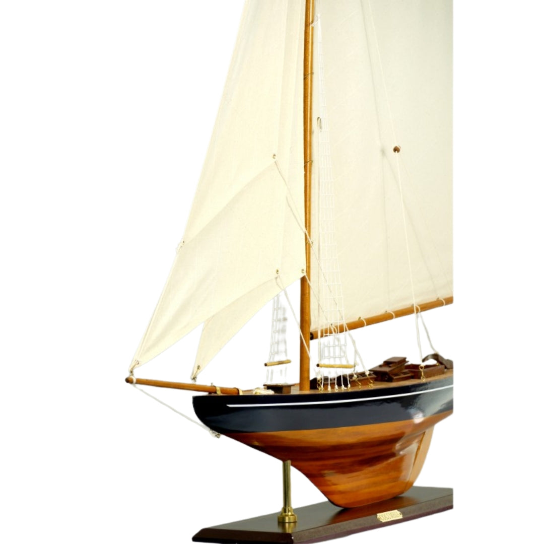 Grand modèle de yacht Columbia – Hauteur 104cm – COL