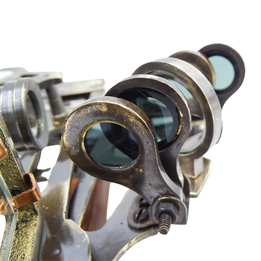 Sextant en laiton dans une boîte en cuir - NC1514B