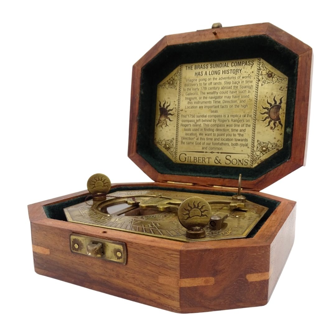 Cadran solaire avec boussole dans une boîte en bois – Cadeau rétro pour voyageur – SUN-0106